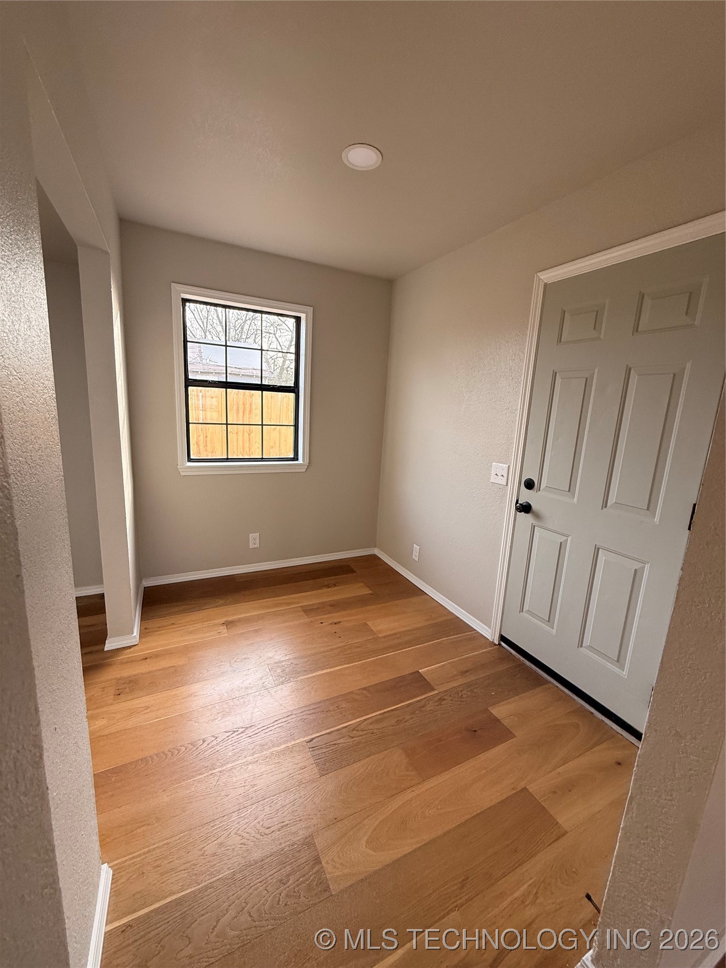 606 N Broadway Avenue Property Photo 5