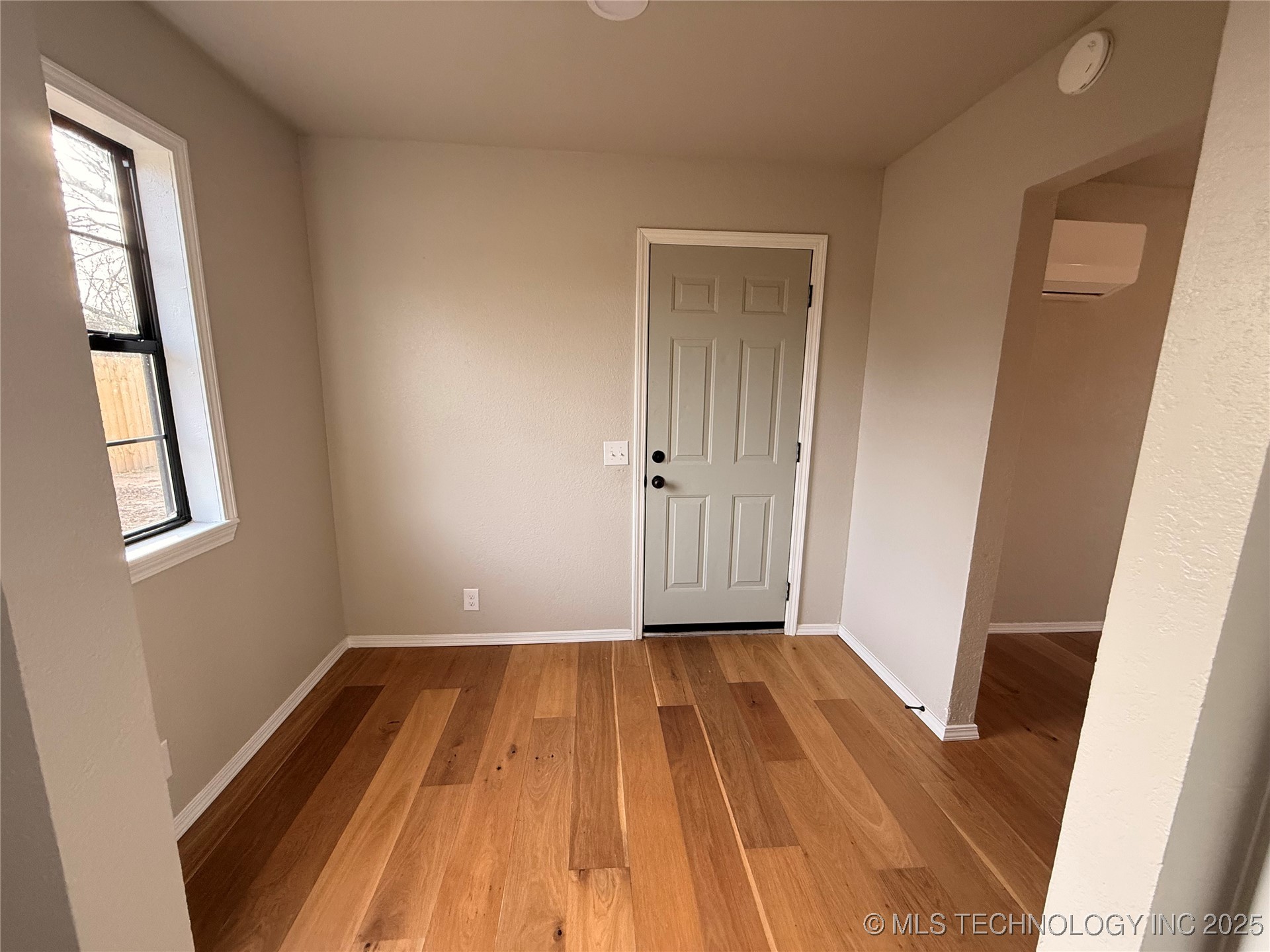 606 N Broadway Avenue Property Photo 9