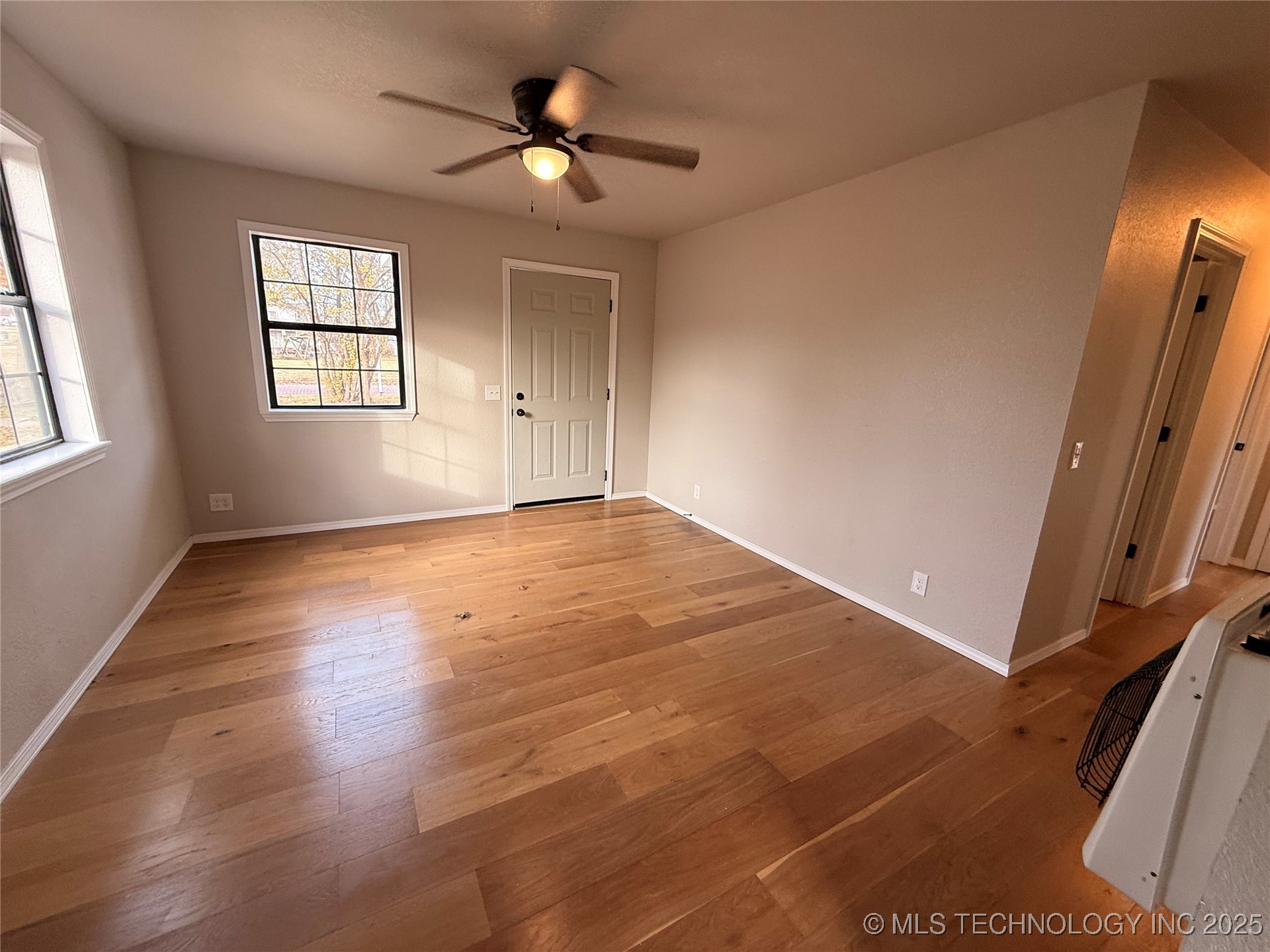 606 N Broadway Avenue Property Photo 10