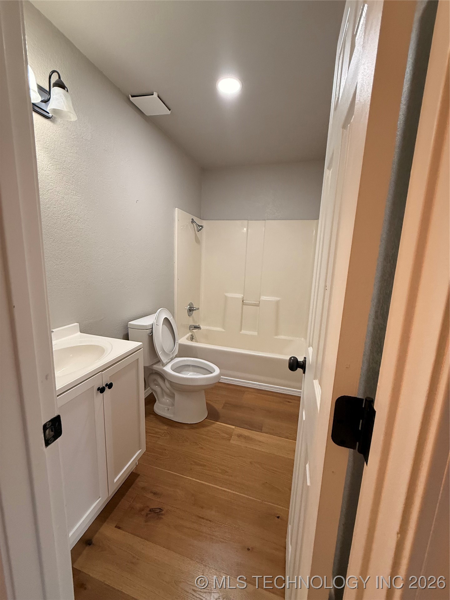 606 N Broadway Avenue Property Photo 13