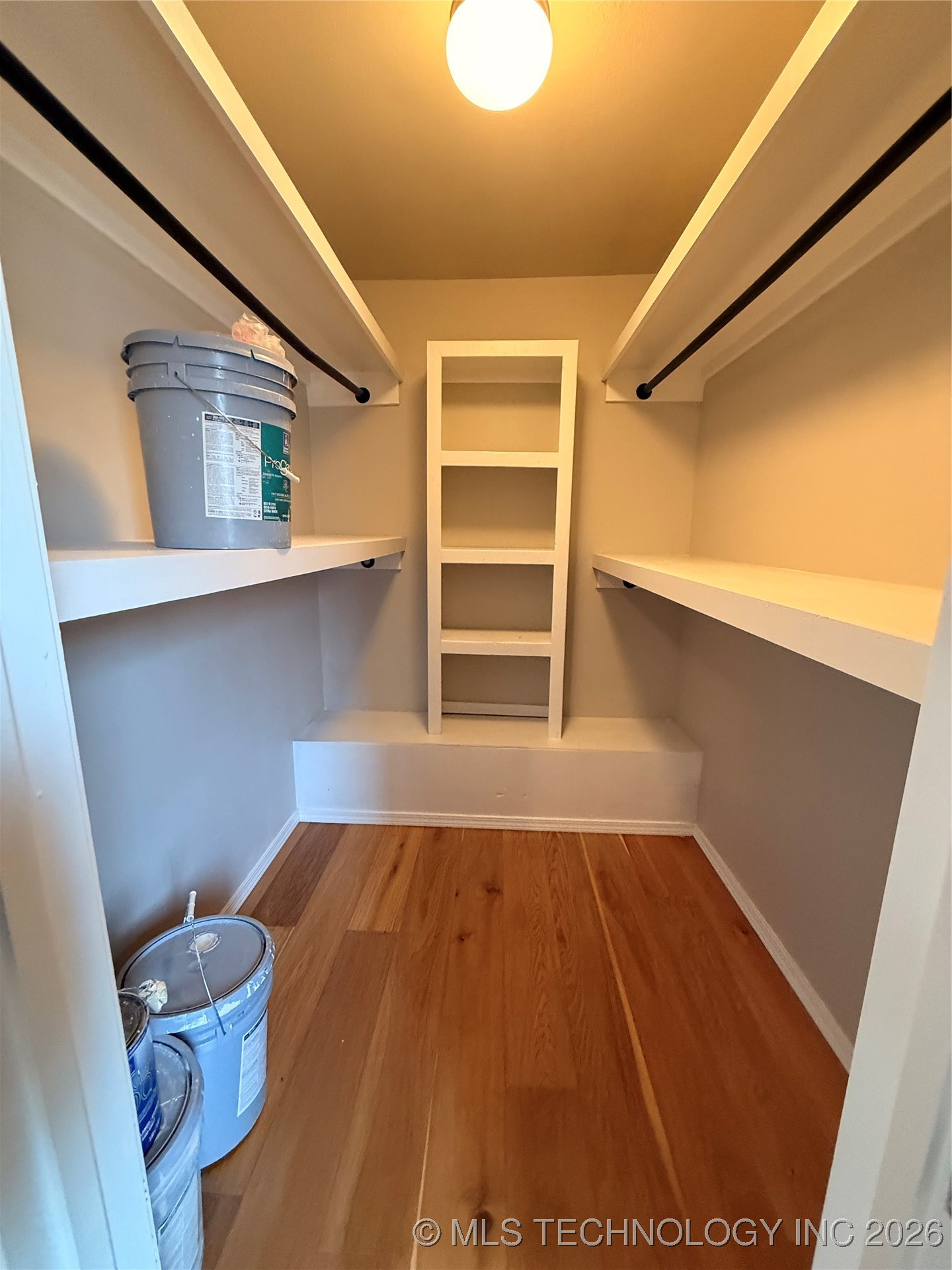 606 N Broadway Avenue Property Photo 15