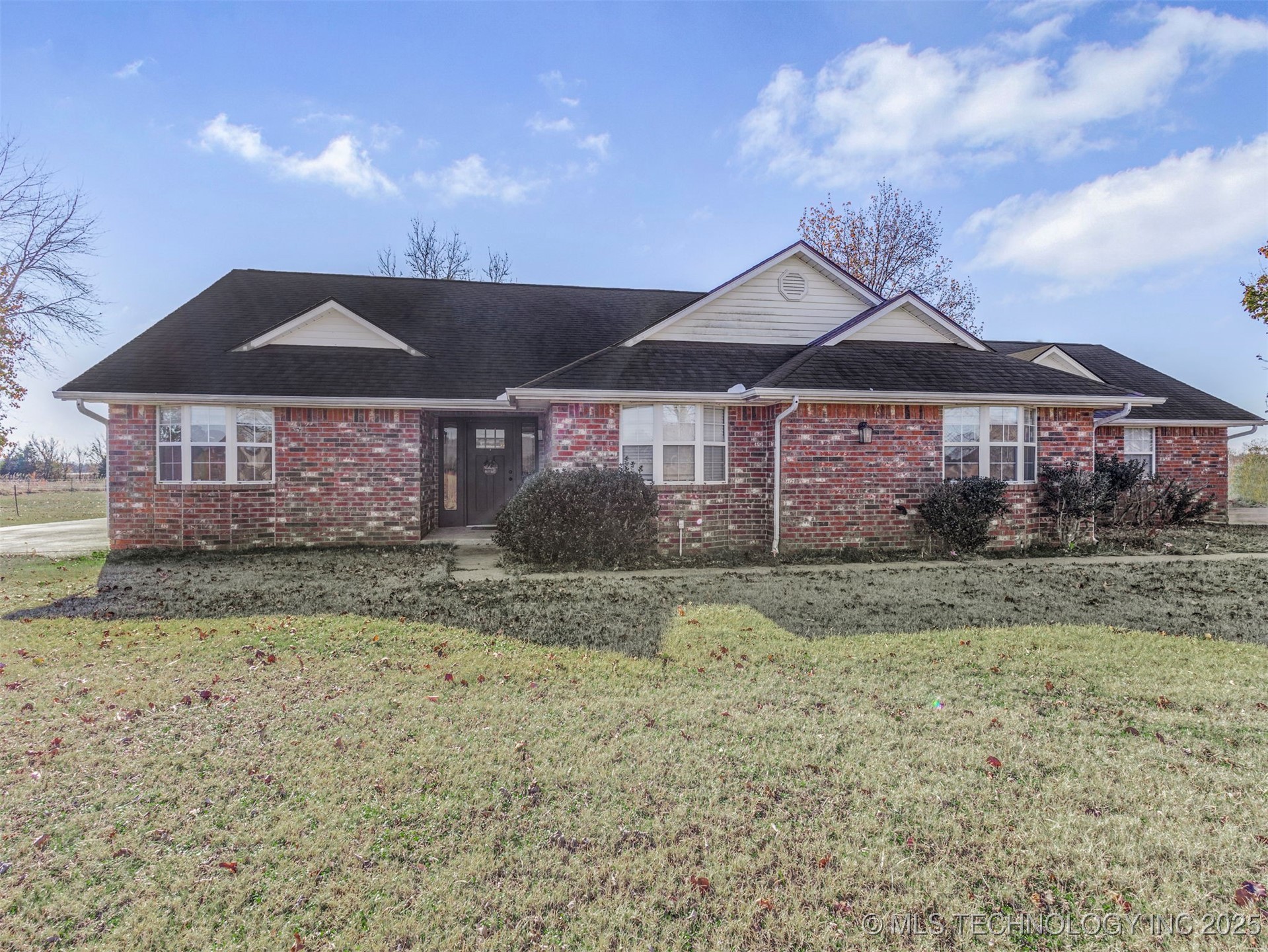 2201 W Main Street Property Photo 1