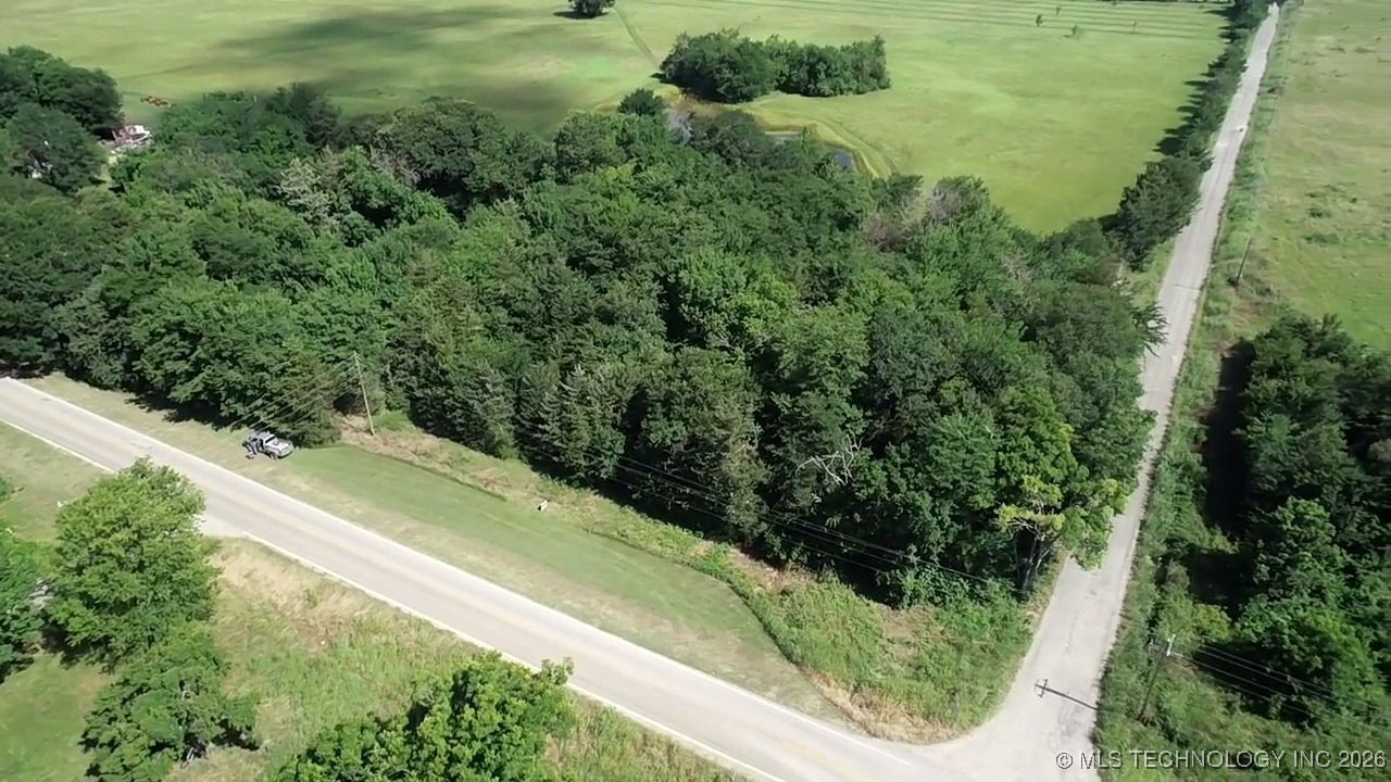 004 N Wade Property Photo 9