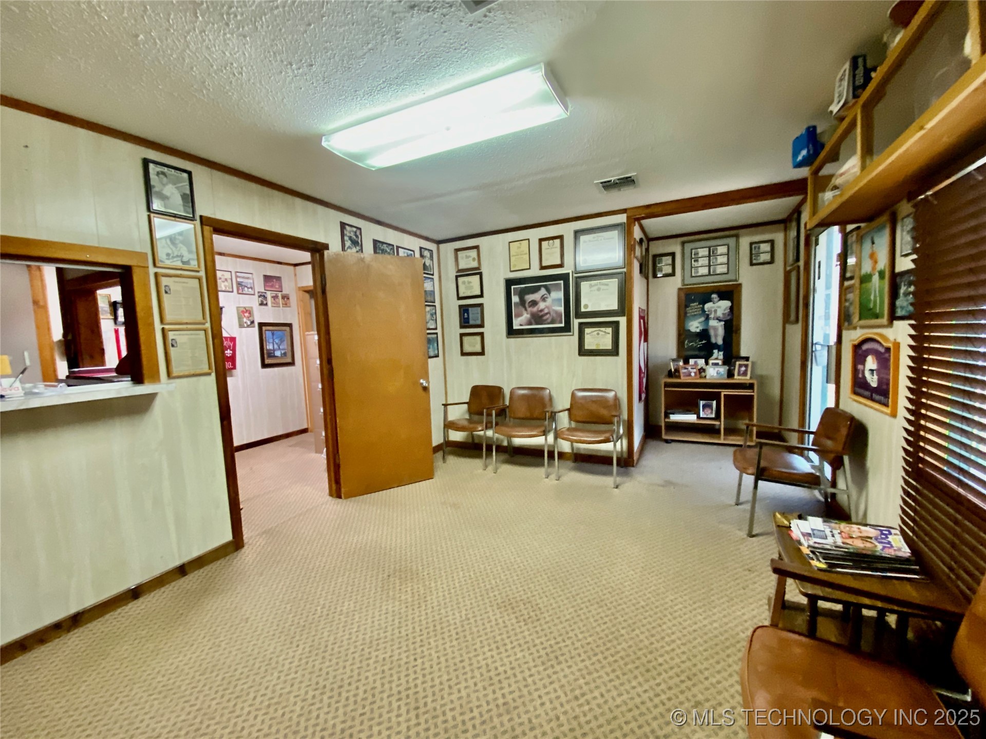 245 S Main Property Photo 6