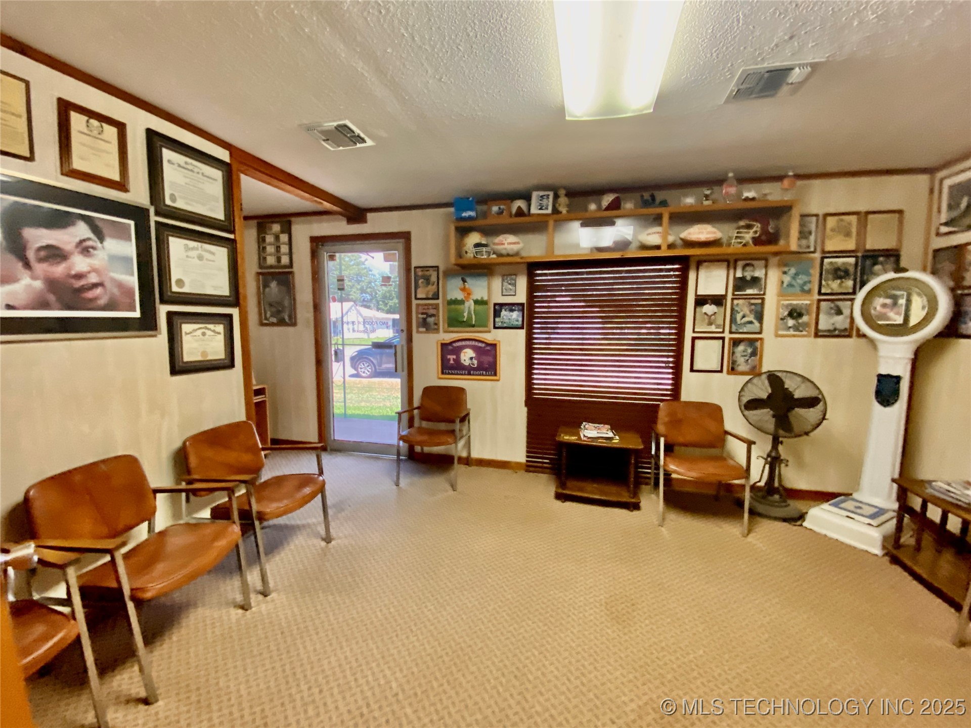 245 S Main Property Photo 11