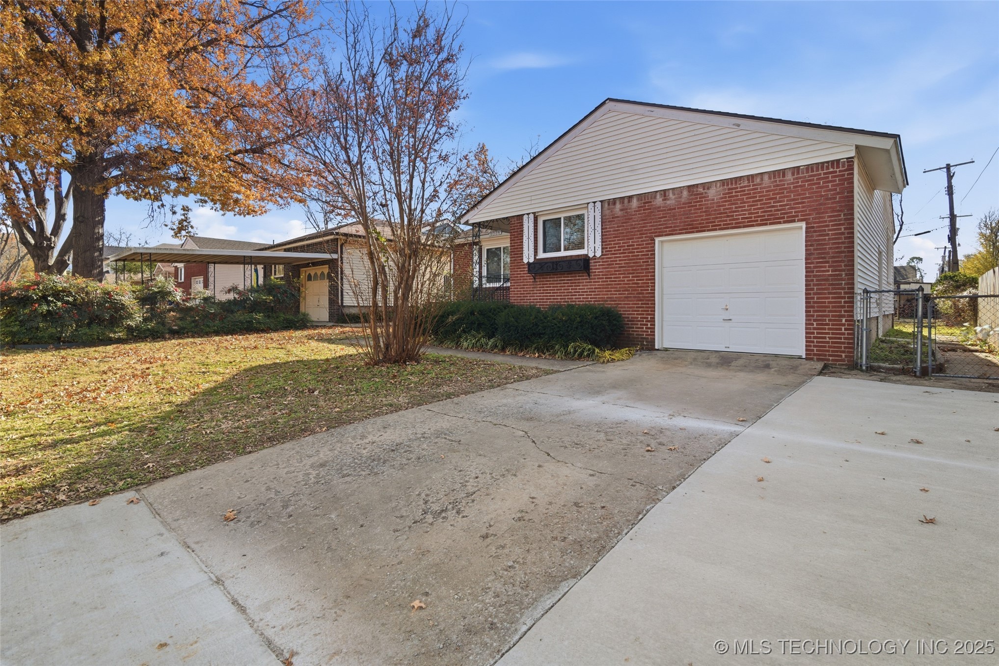 1014 E 38th Street Property Photo 3