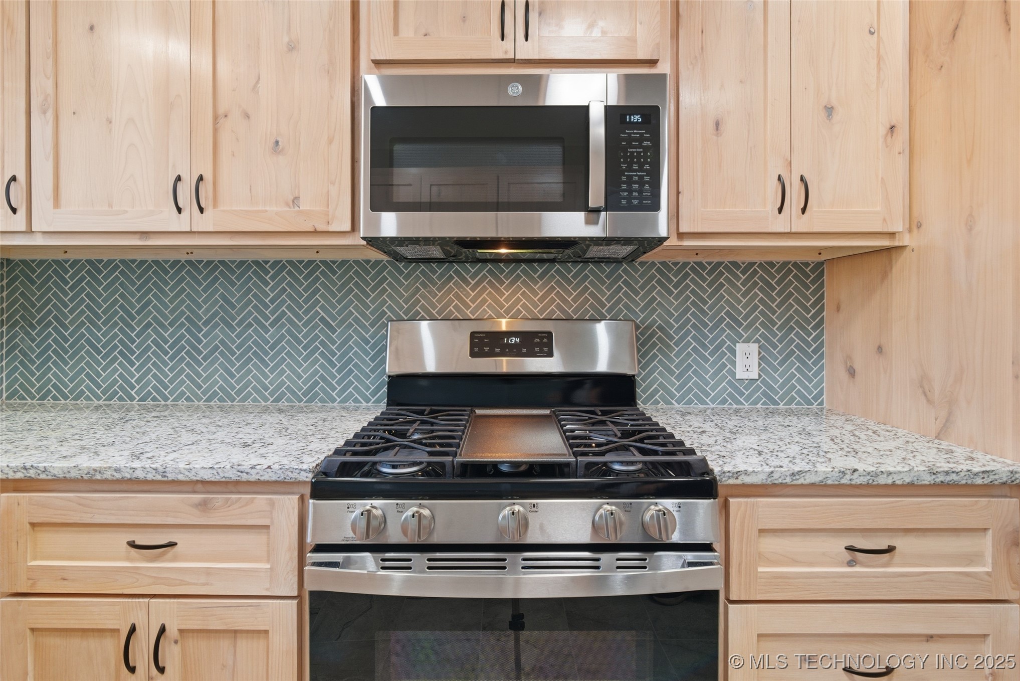 1014 E 38th Street Property Photo 14