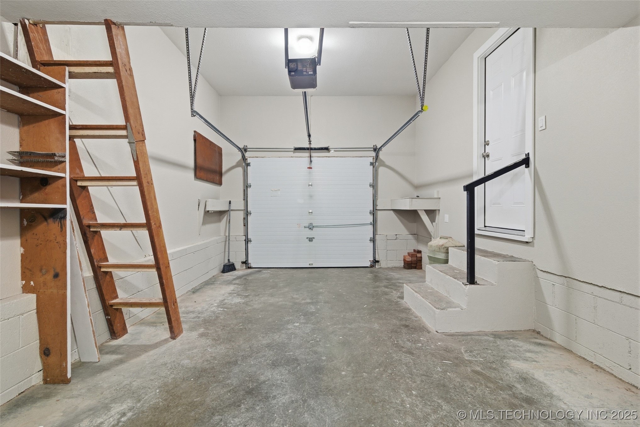 1014 E 38th Street Property Photo 25