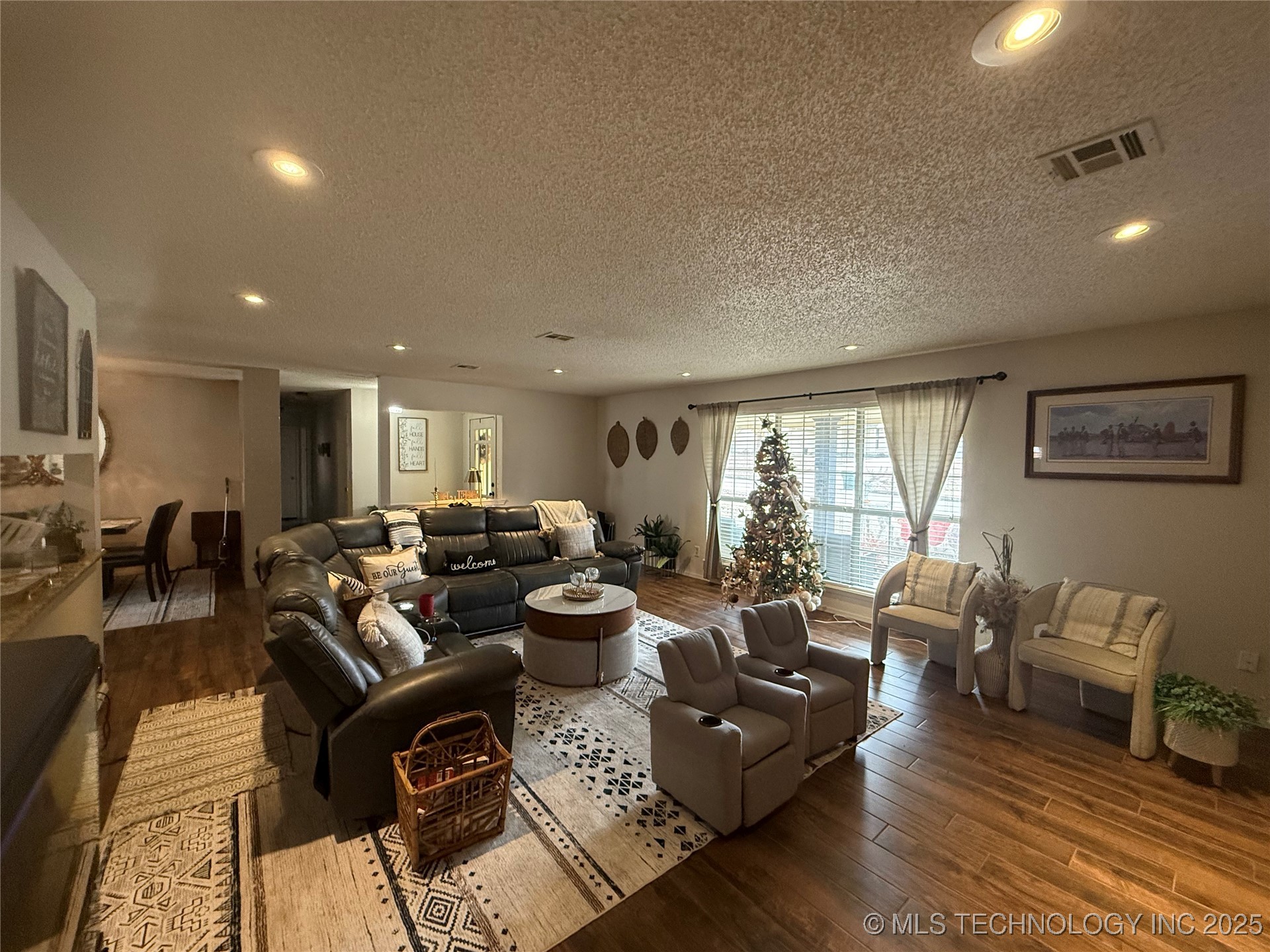 3002 Kimberlea Property Photo 8