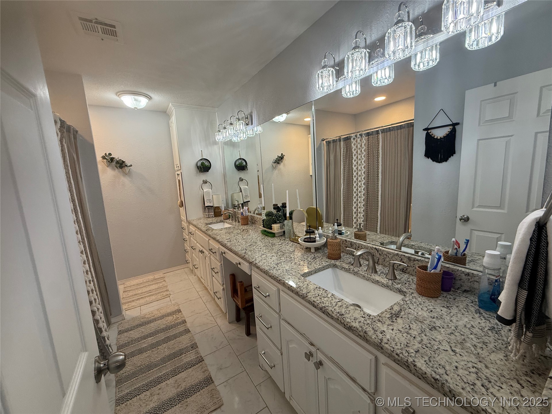 3002 Kimberlea Property Photo 17