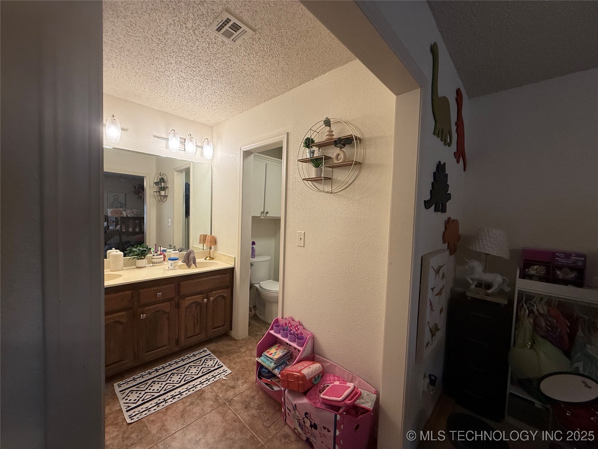 3002 Kimberlea Property Photo 25