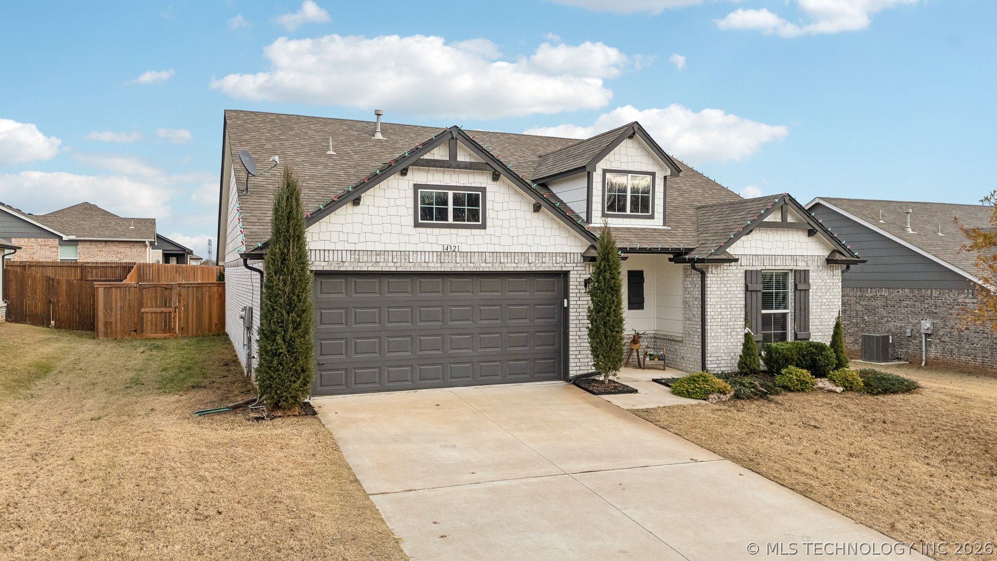 14321 S Harvard Place Property Photo 2