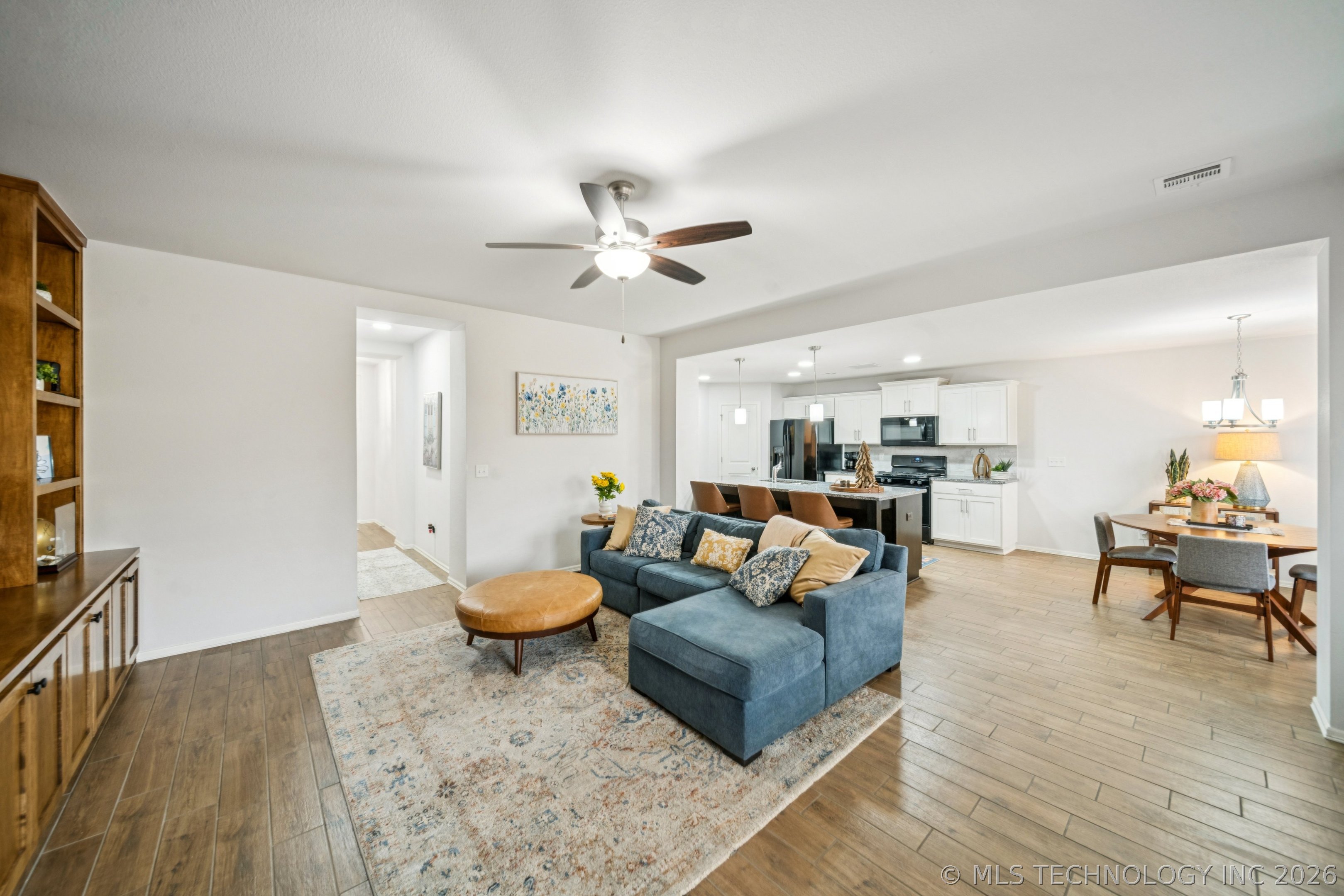 14321 S Harvard Place Property Photo 6