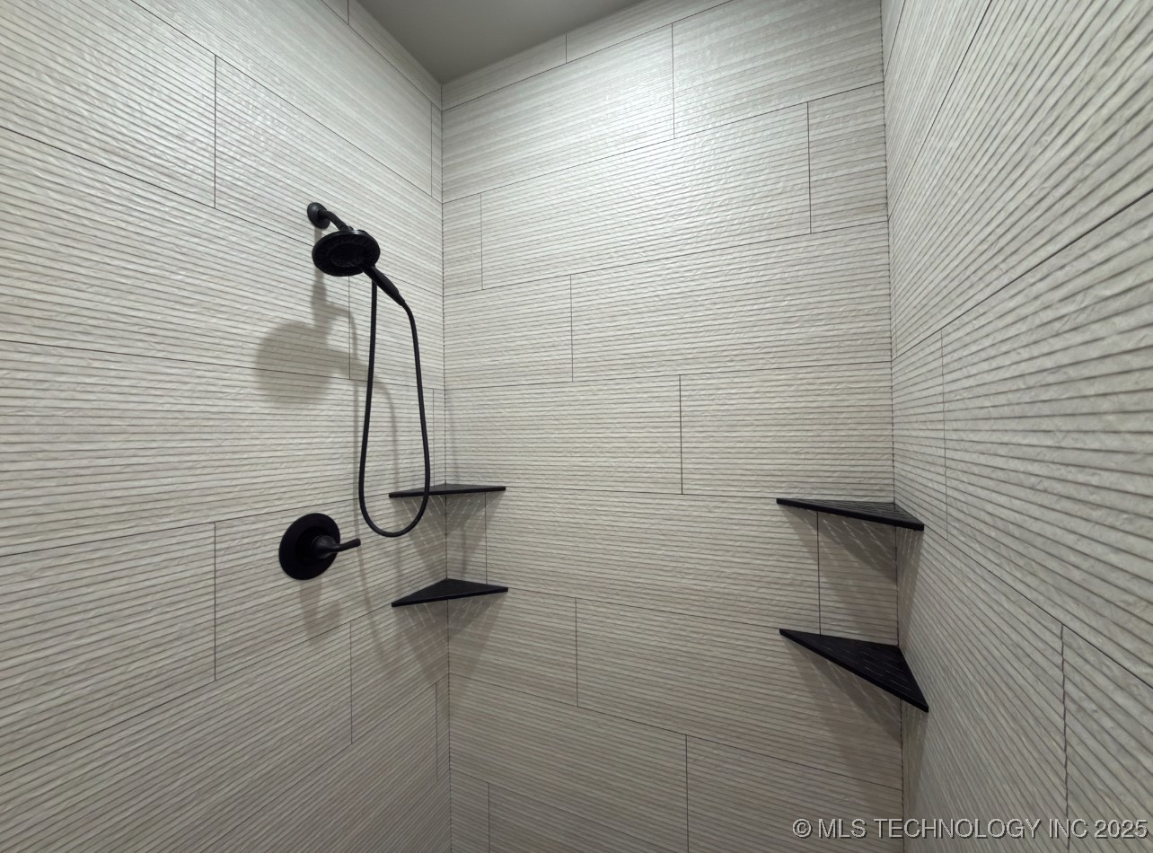 12875 N 193rd East Avenue Property Photo 25