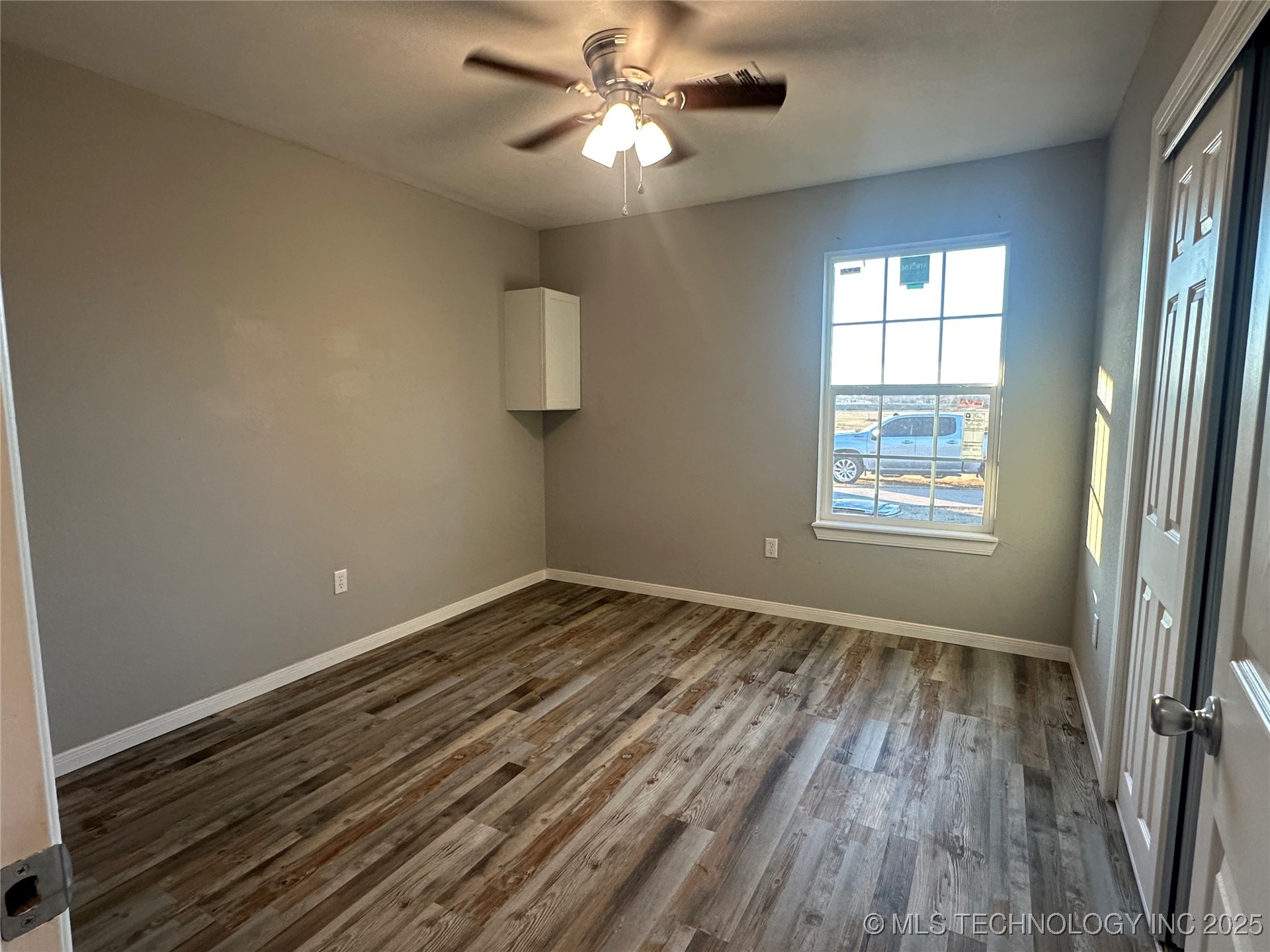 801 W Peoria Avenue Property Photo 6