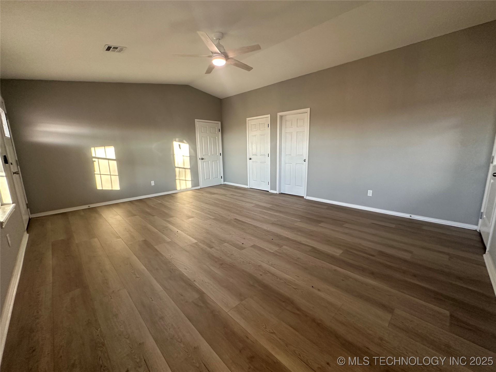 801 W Peoria Avenue Property Photo 11