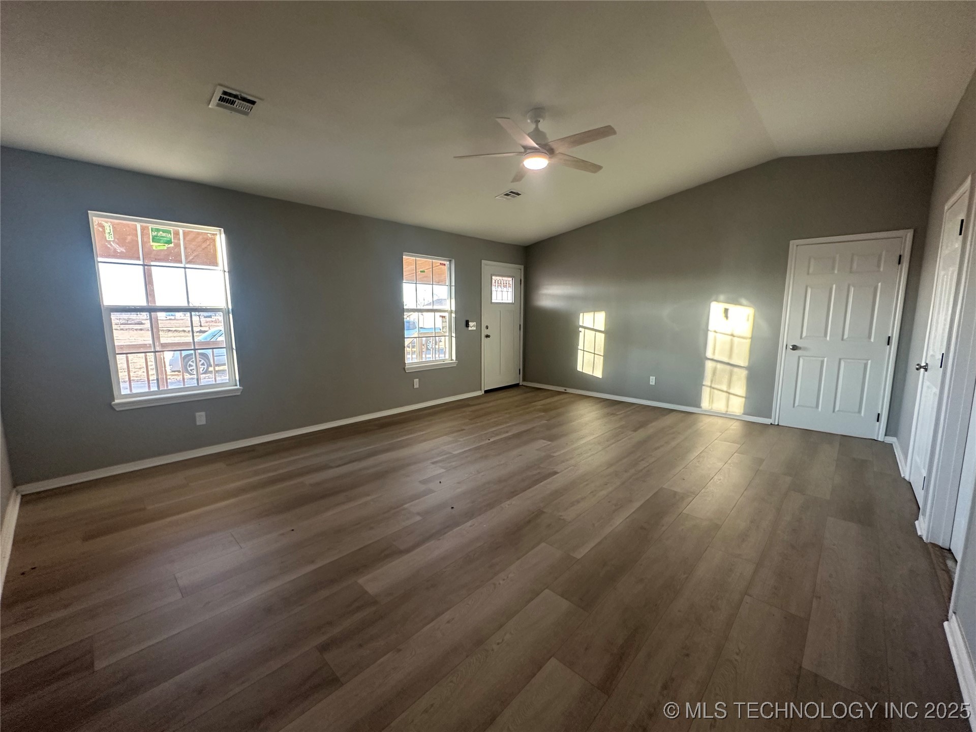 801 W Peoria Avenue Property Photo 12