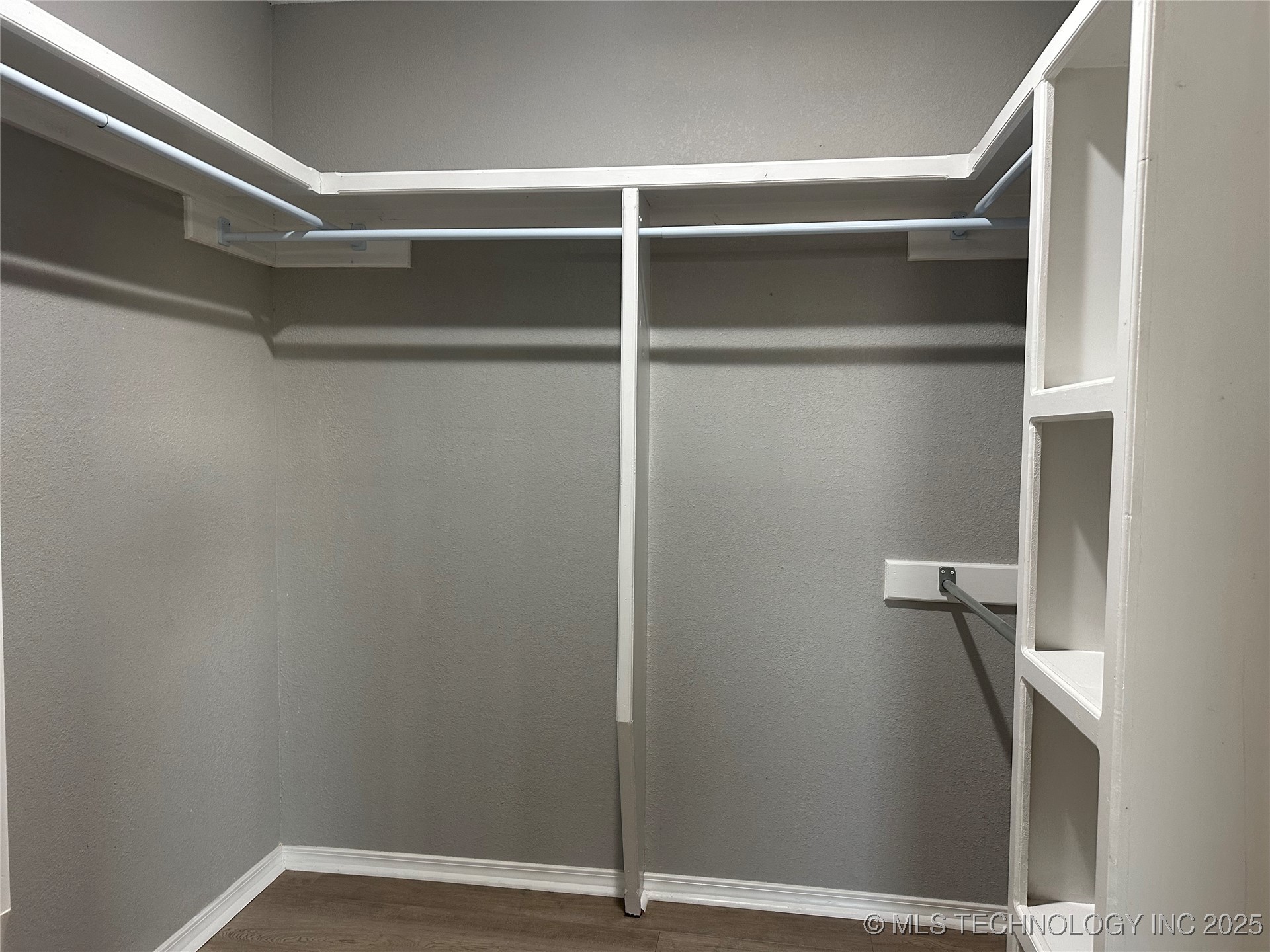 801 W Peoria Avenue Property Photo 13