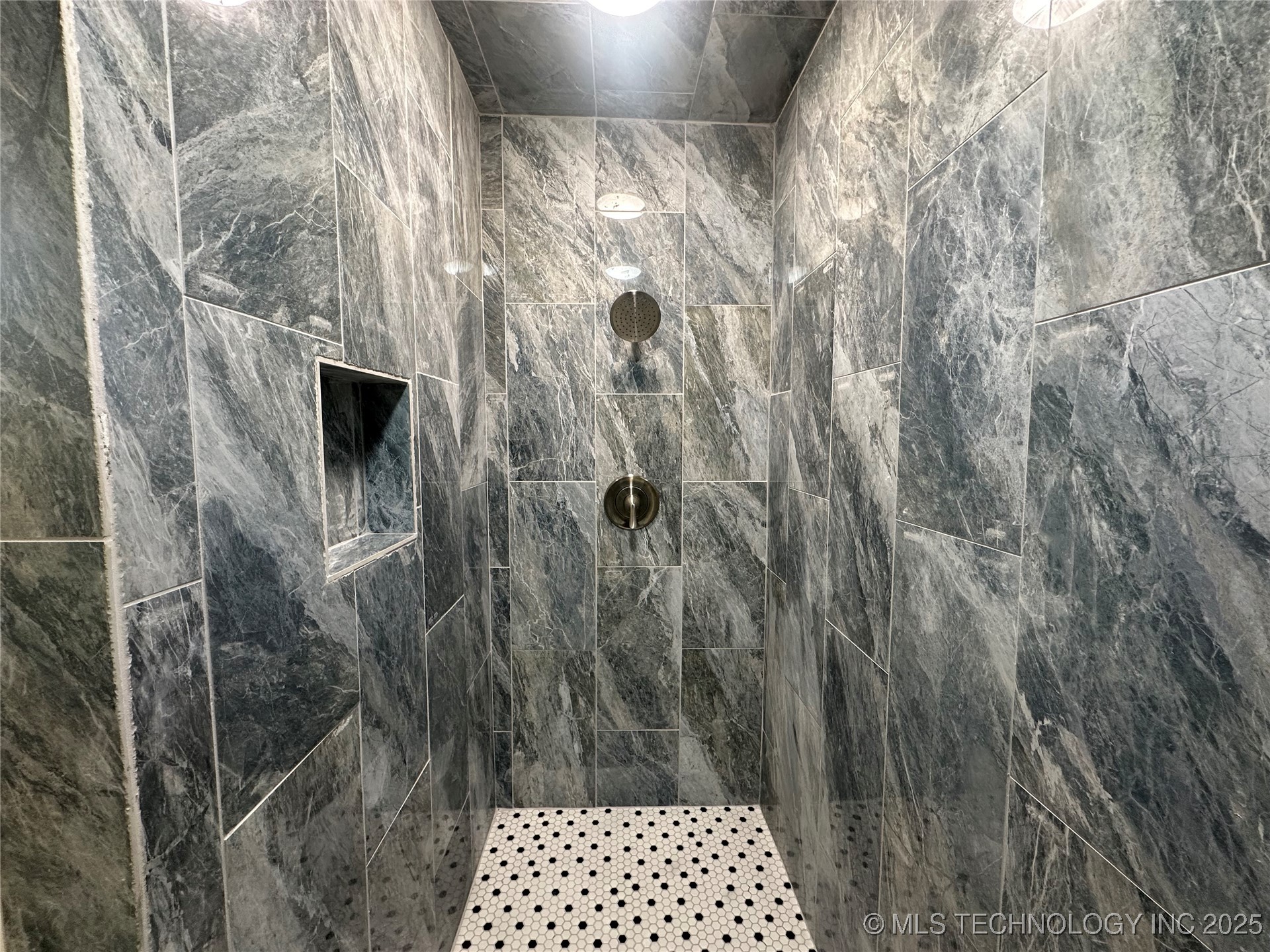 801 W Peoria Avenue Property Photo 16