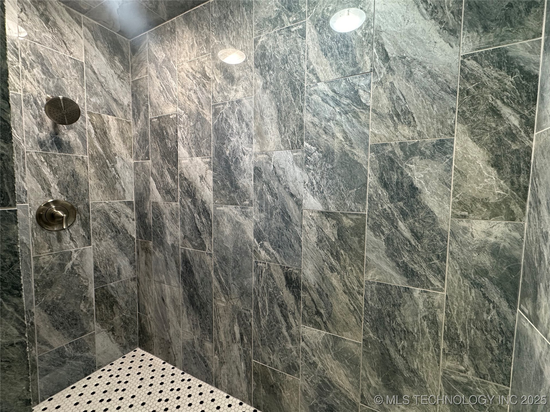 801 W Peoria Avenue Property Photo 17