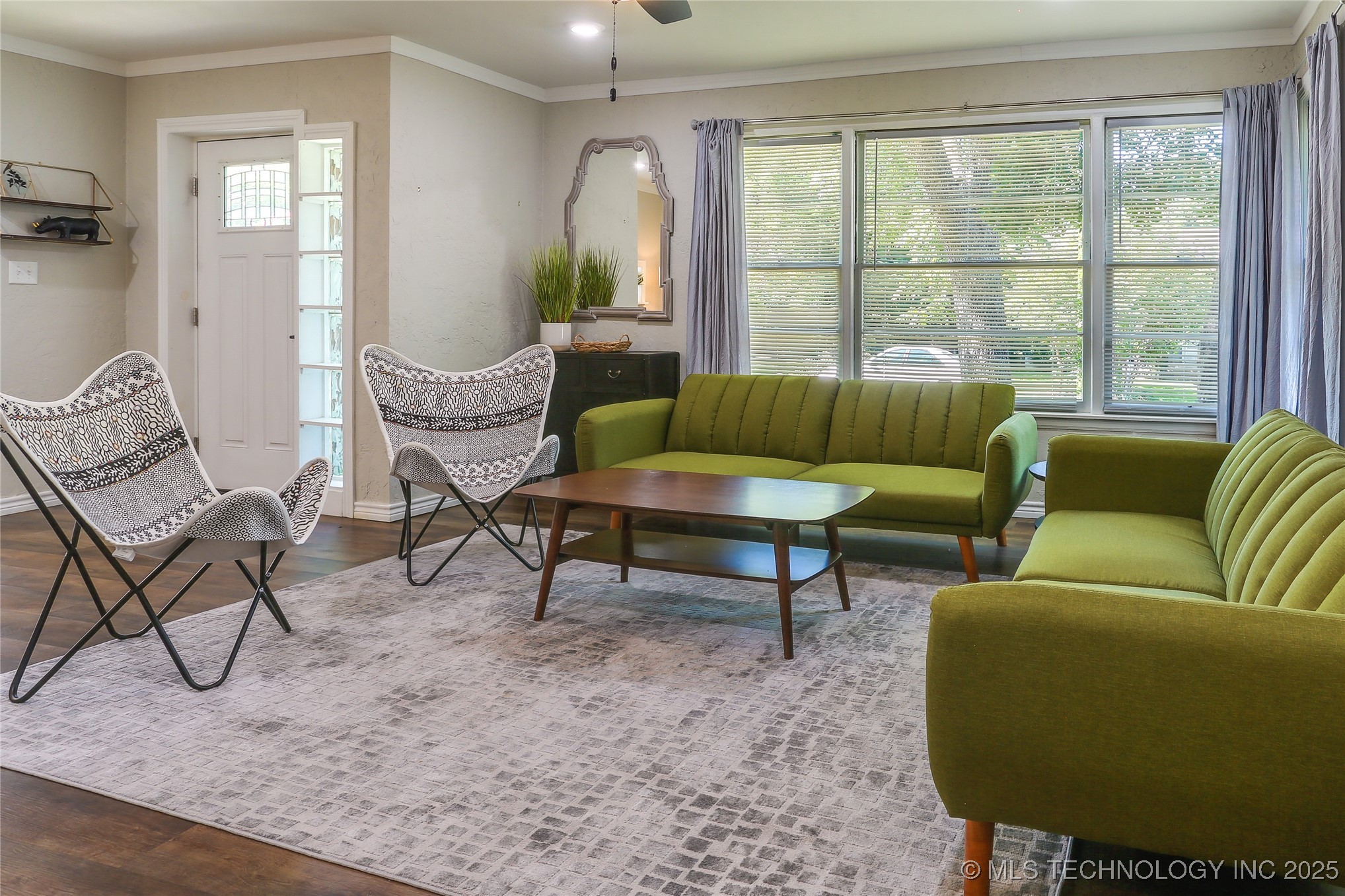 701 W Locust Street Property Photo 6