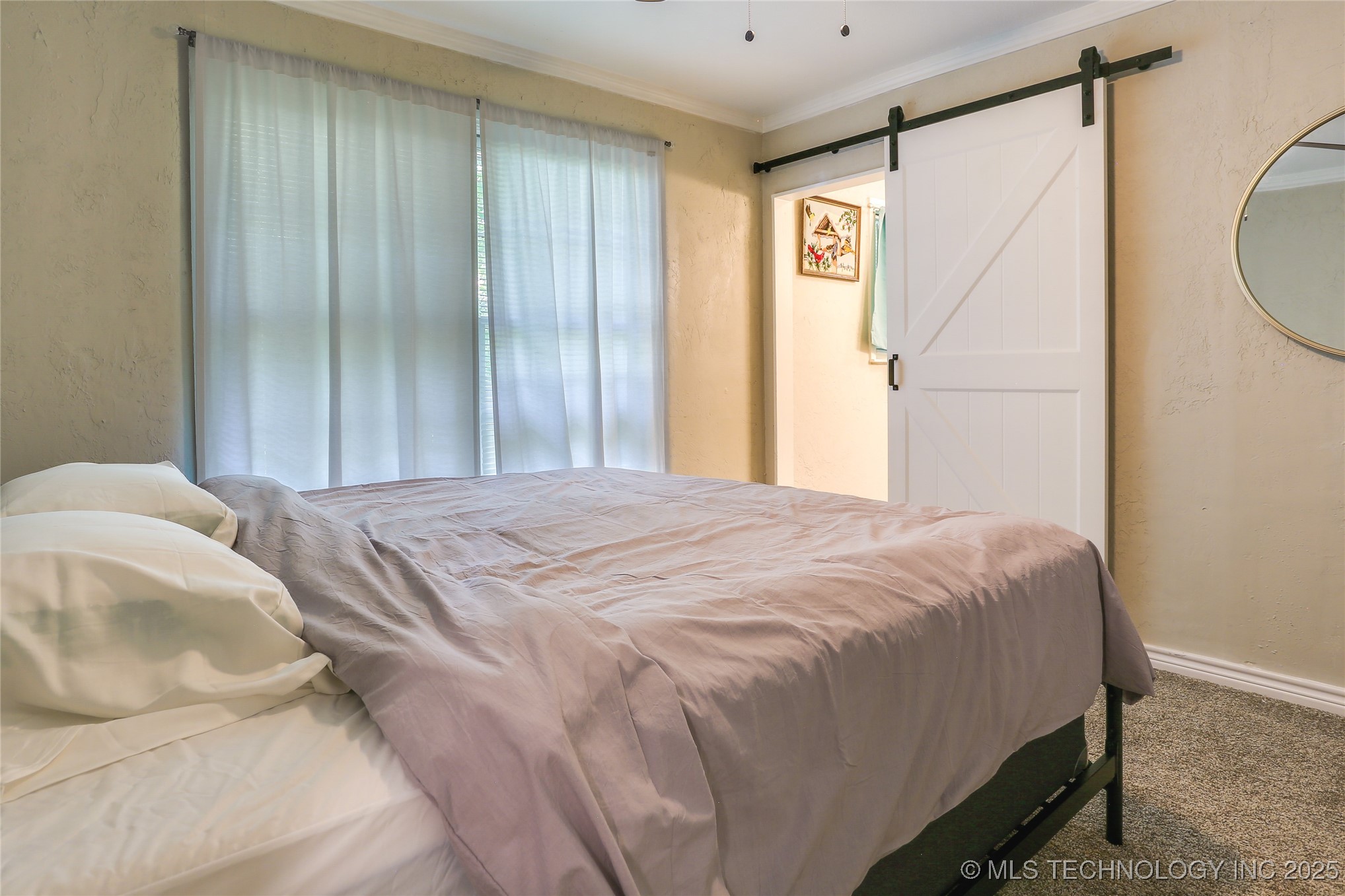 701 W Locust Street Property Photo 11