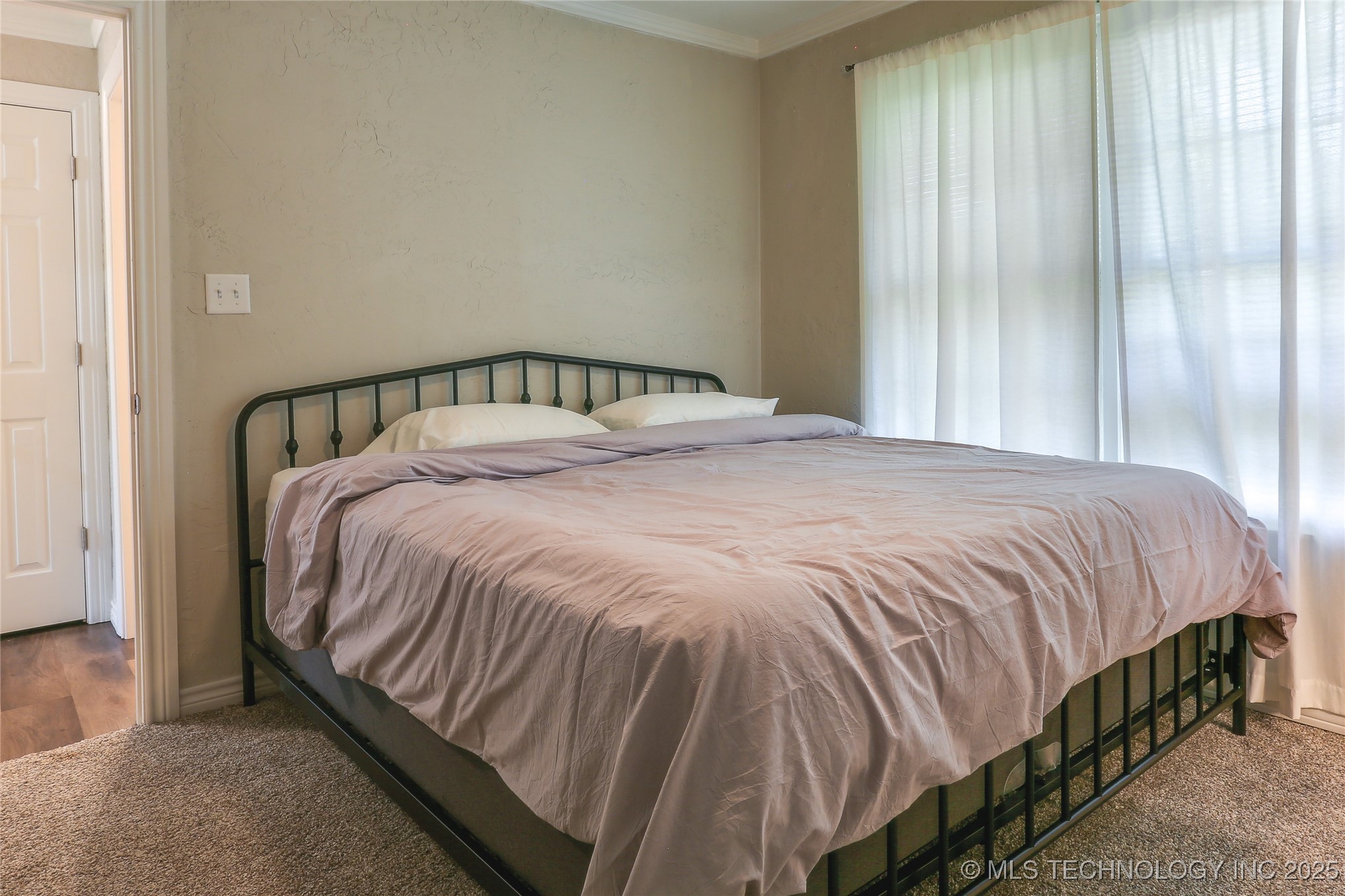 701 W Locust Street Property Photo 12