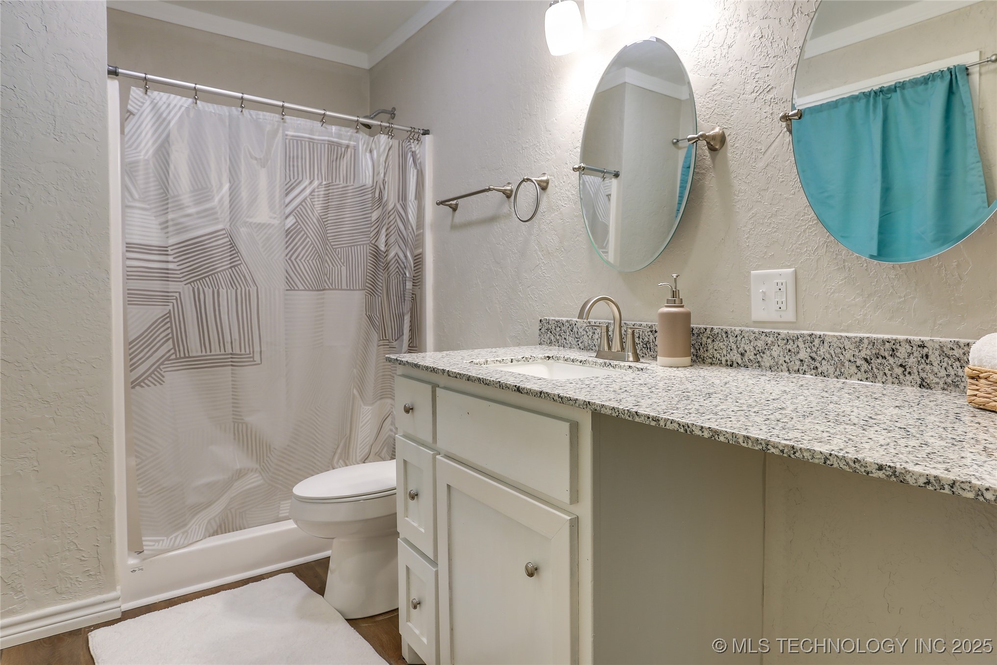 701 W Locust Street Property Photo 13