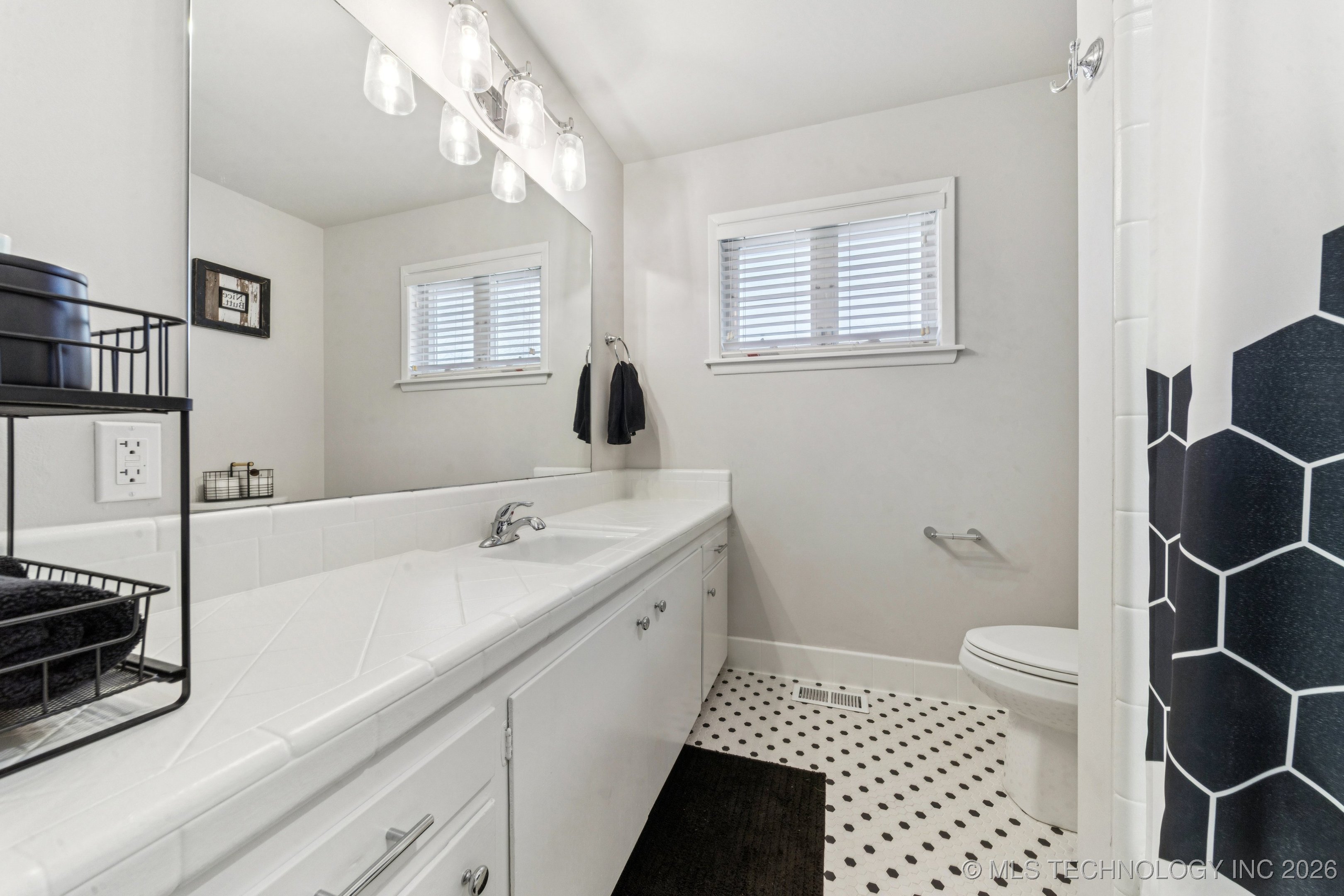 4428 E 49th Street Property Photo 25