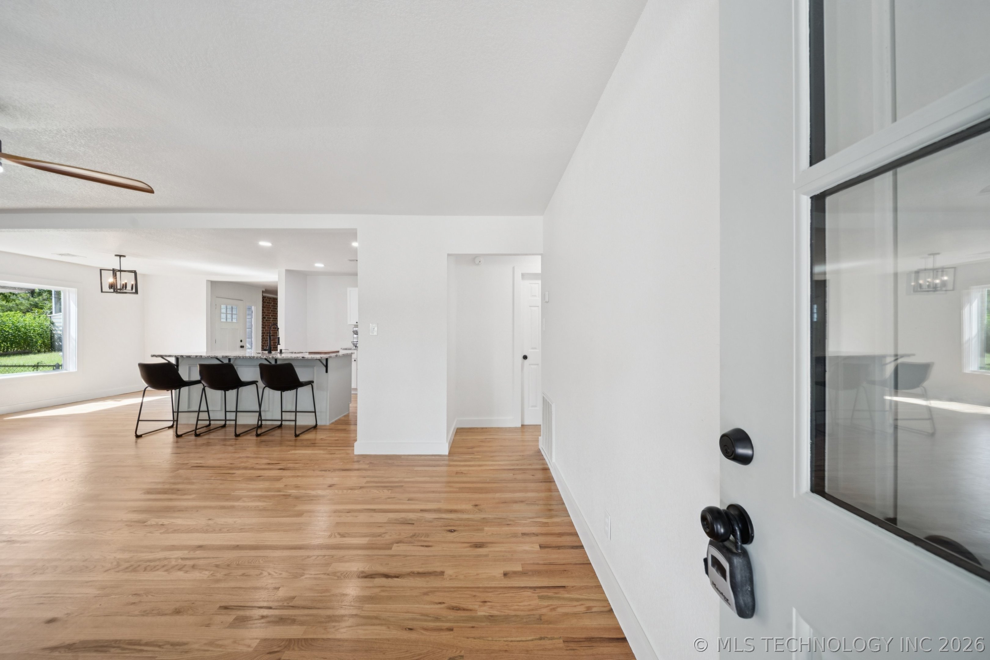 0512 W Dallas Street Property Photo 9