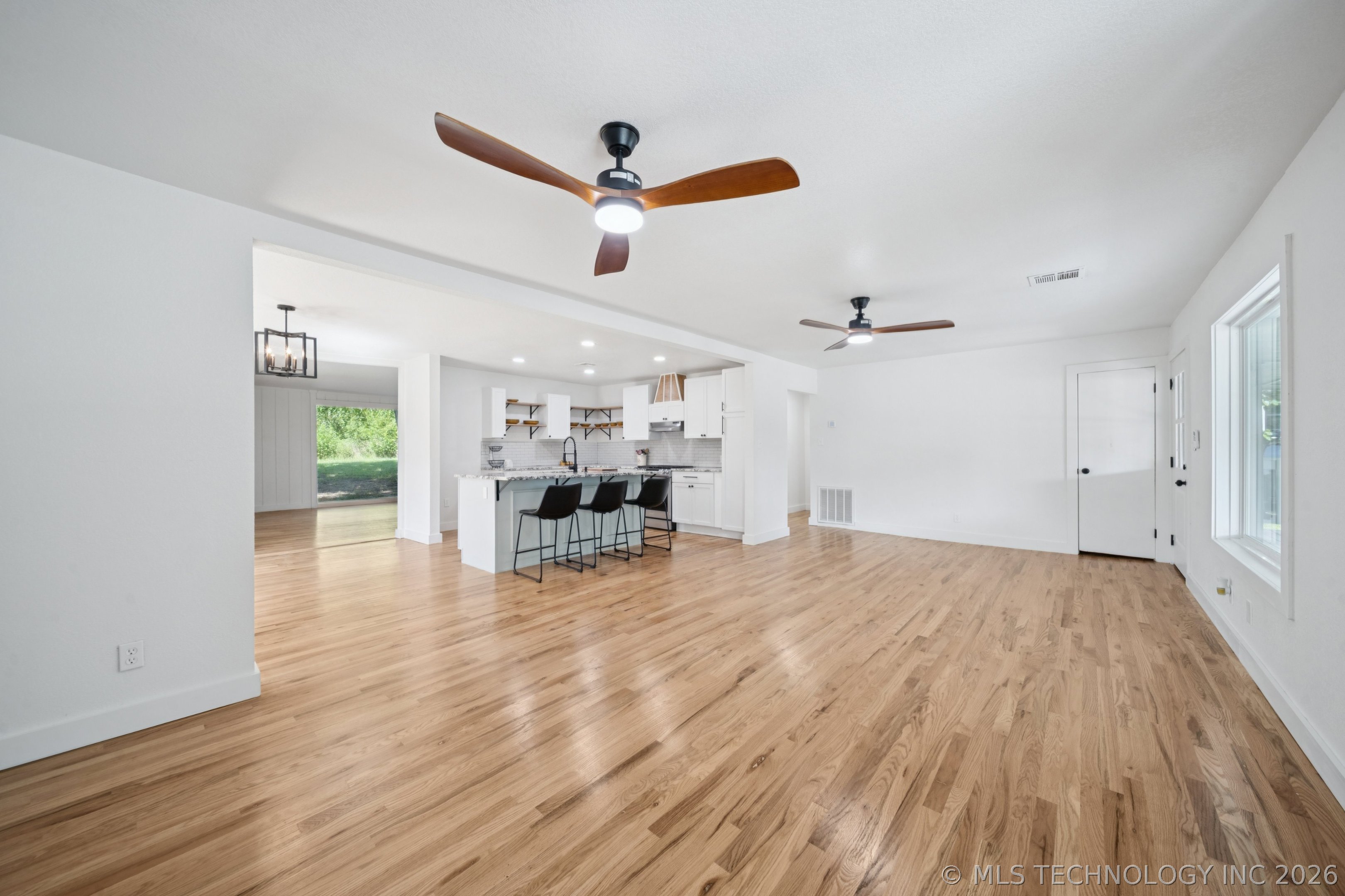 0512 W Dallas Street Property Photo 12