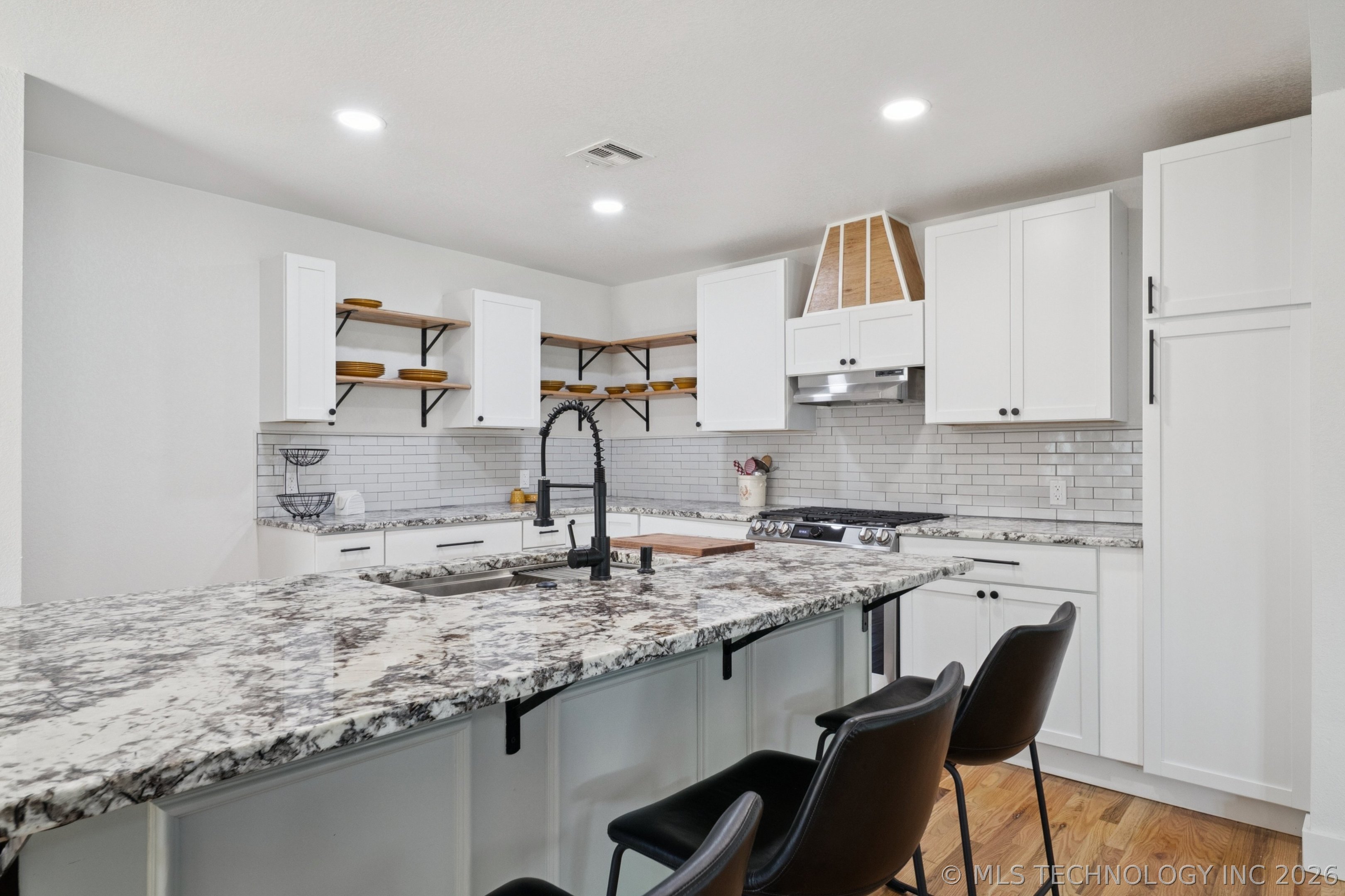 0512 W Dallas Street Property Photo 16