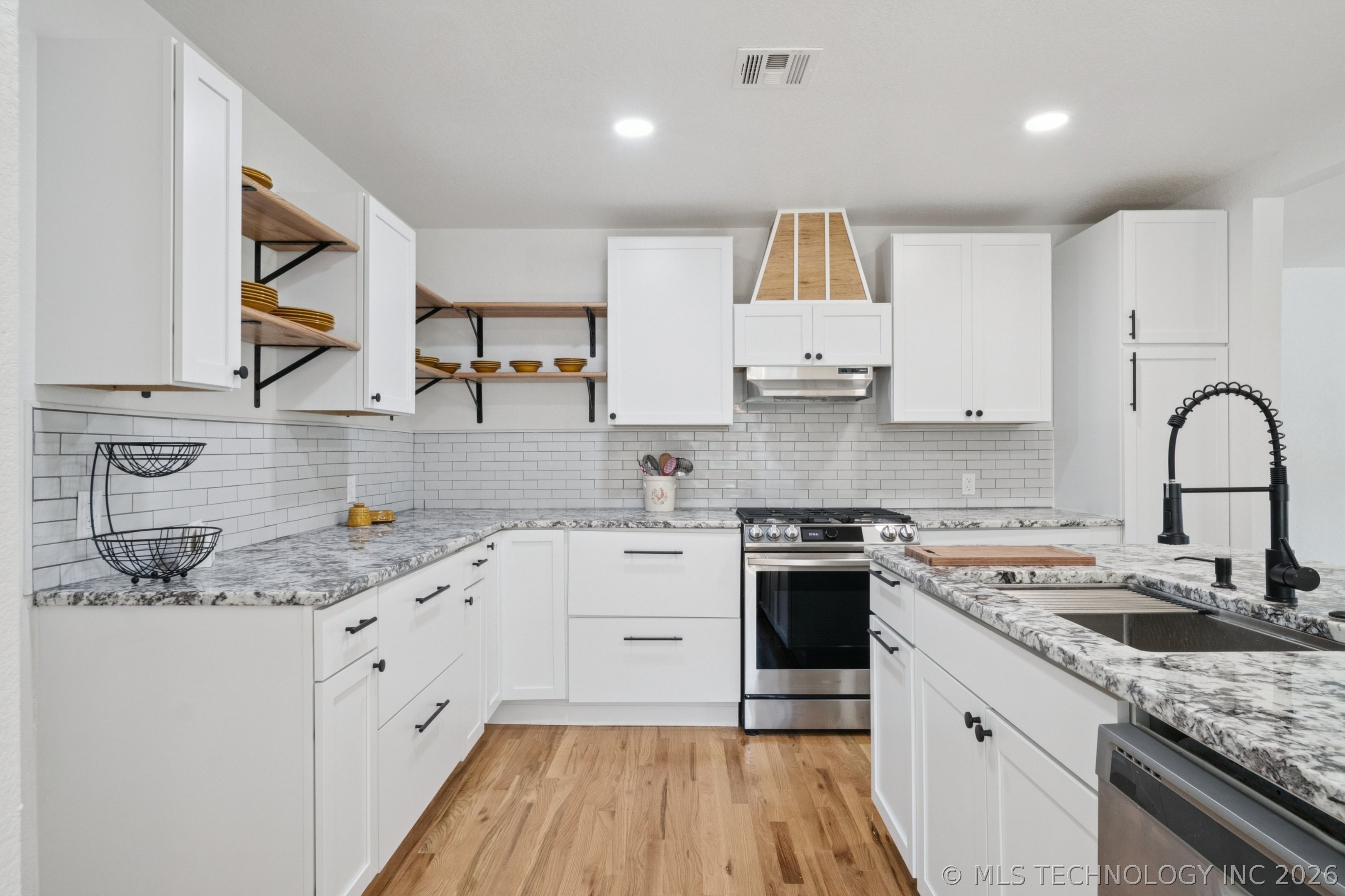 0512 W Dallas Street Property Photo 17