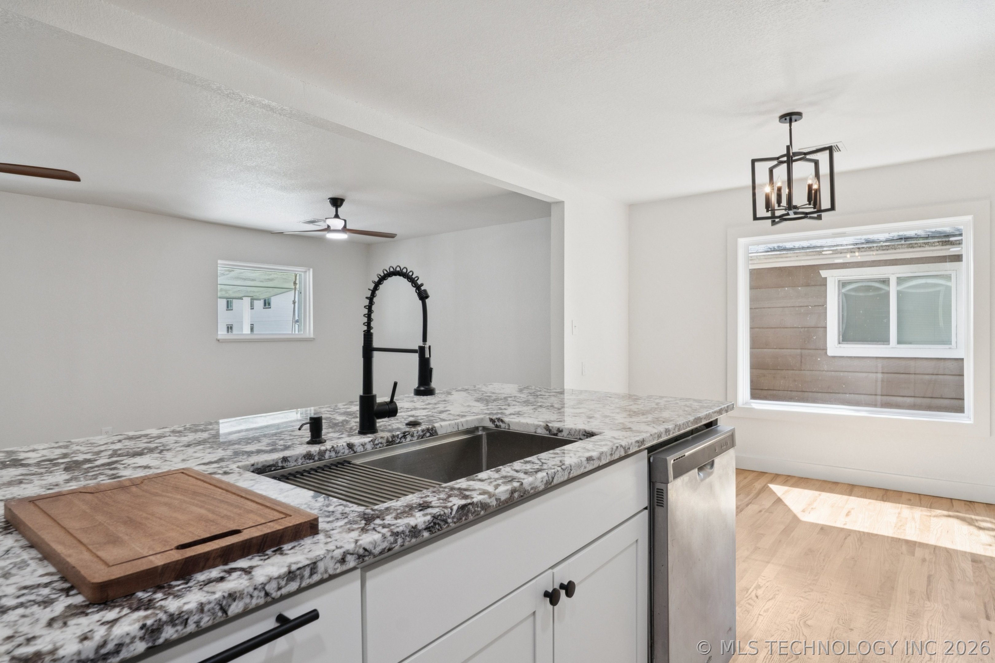 0512 W Dallas Street Property Photo 20