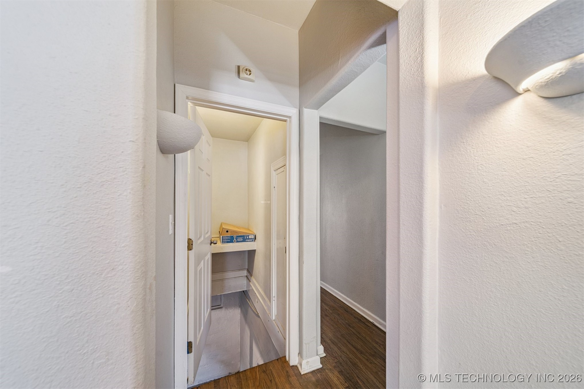 1031 E 36th Street Property Photo 17