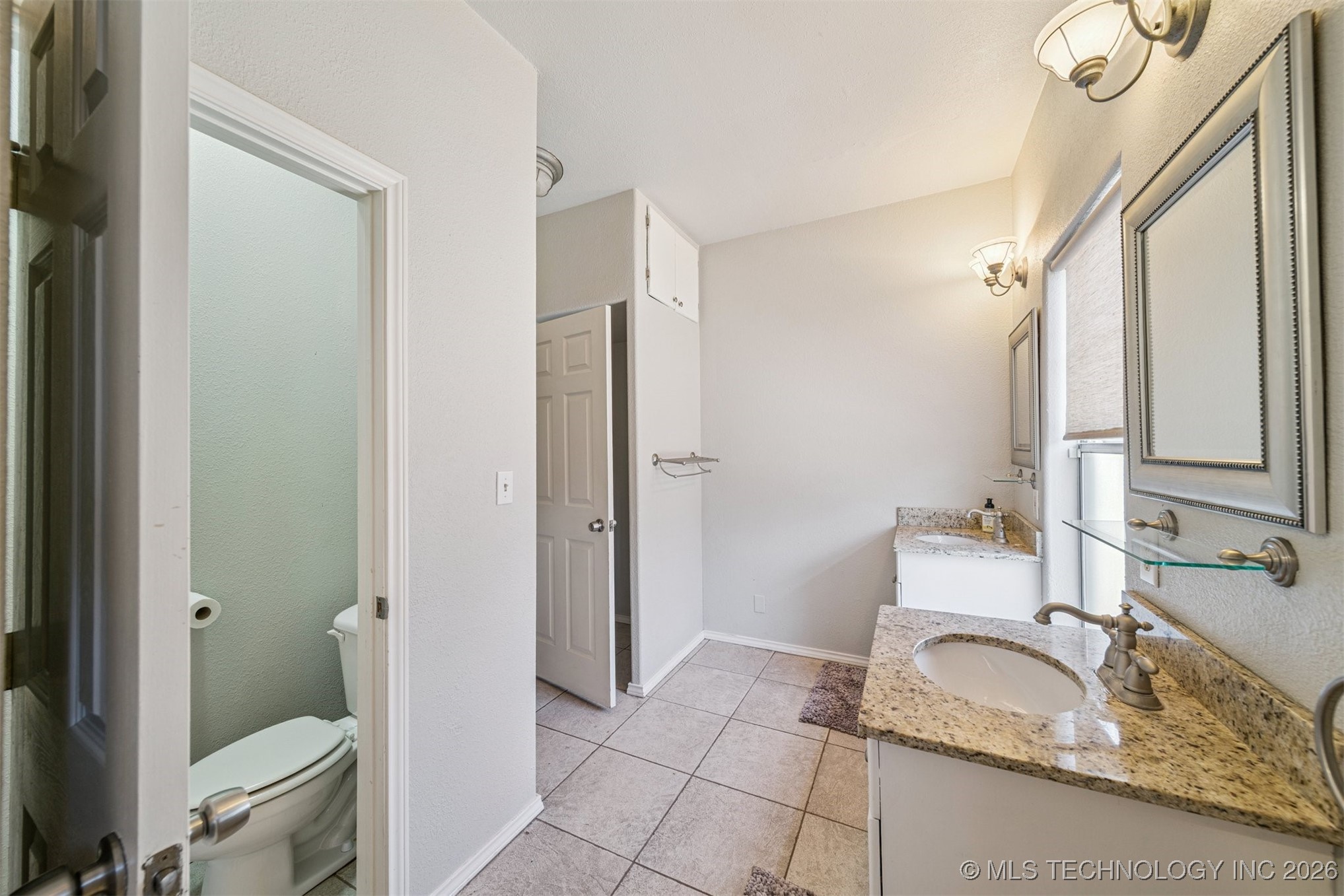 1031 E 36th Street Property Photo 23