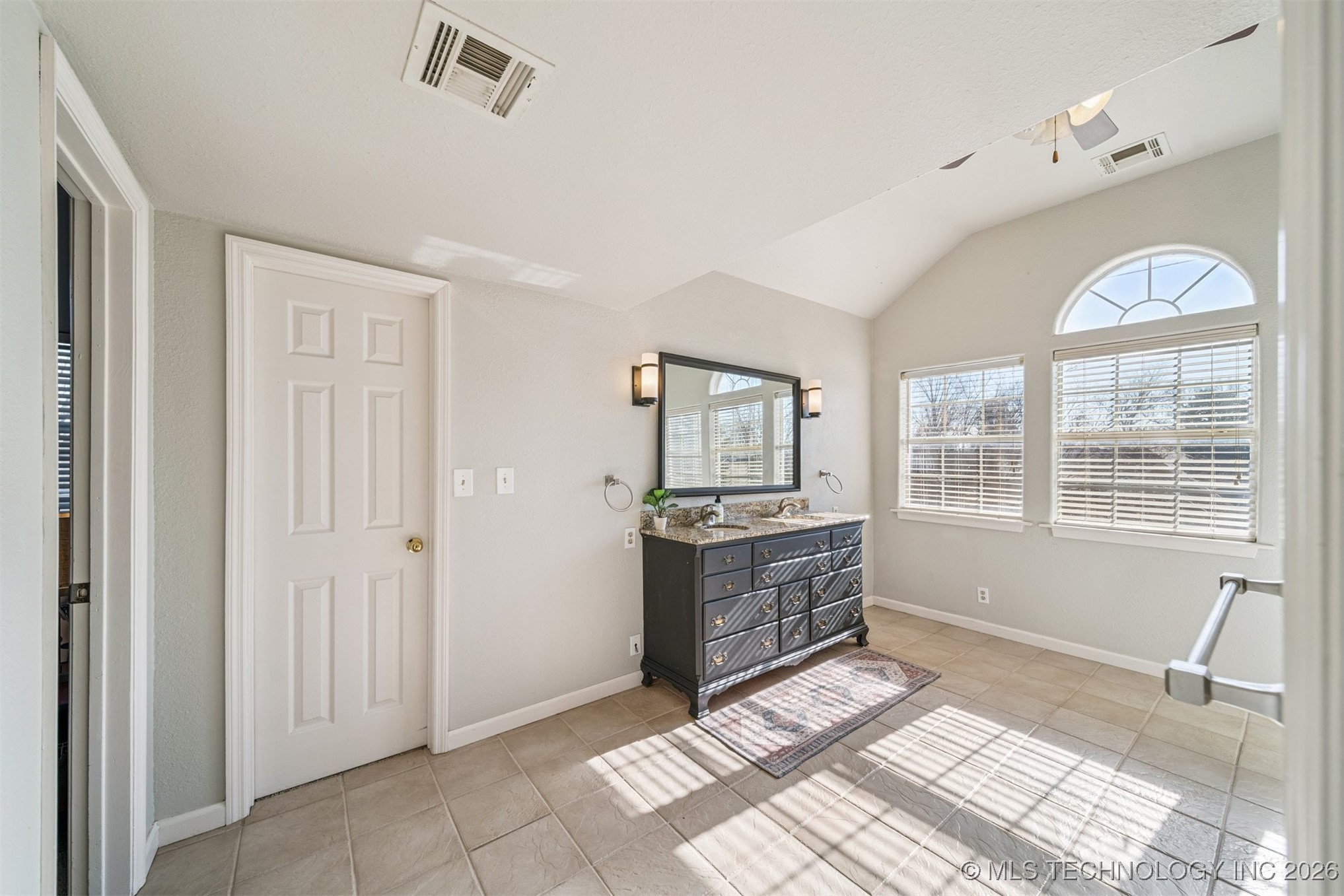 1031 E 36th Street Property Photo 33