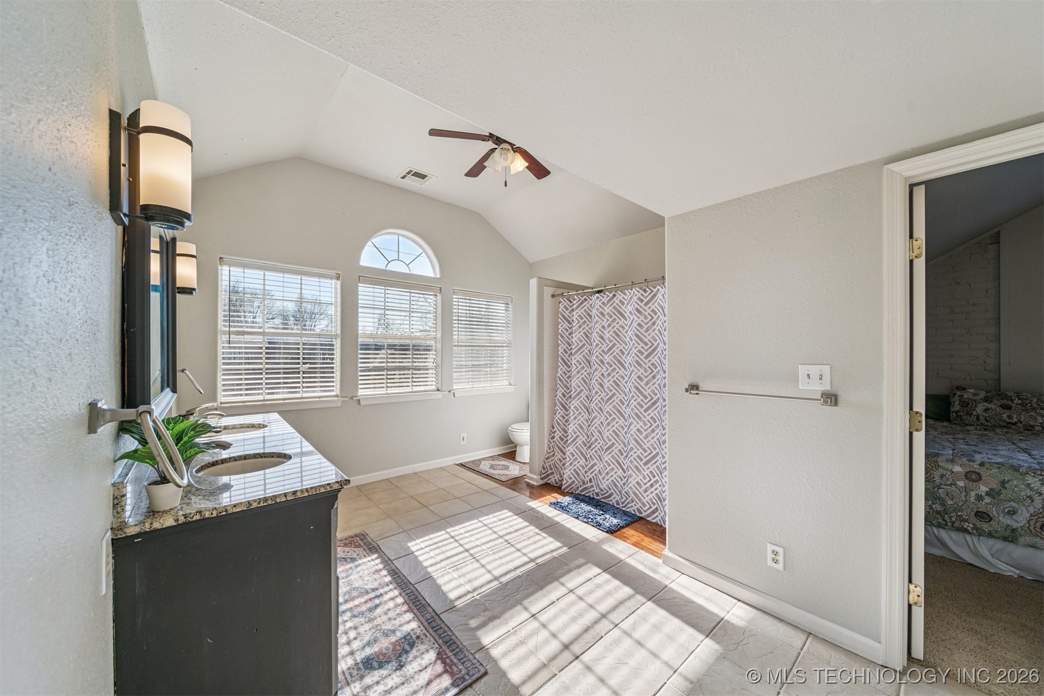 1031 E 36th Street Property Photo 34