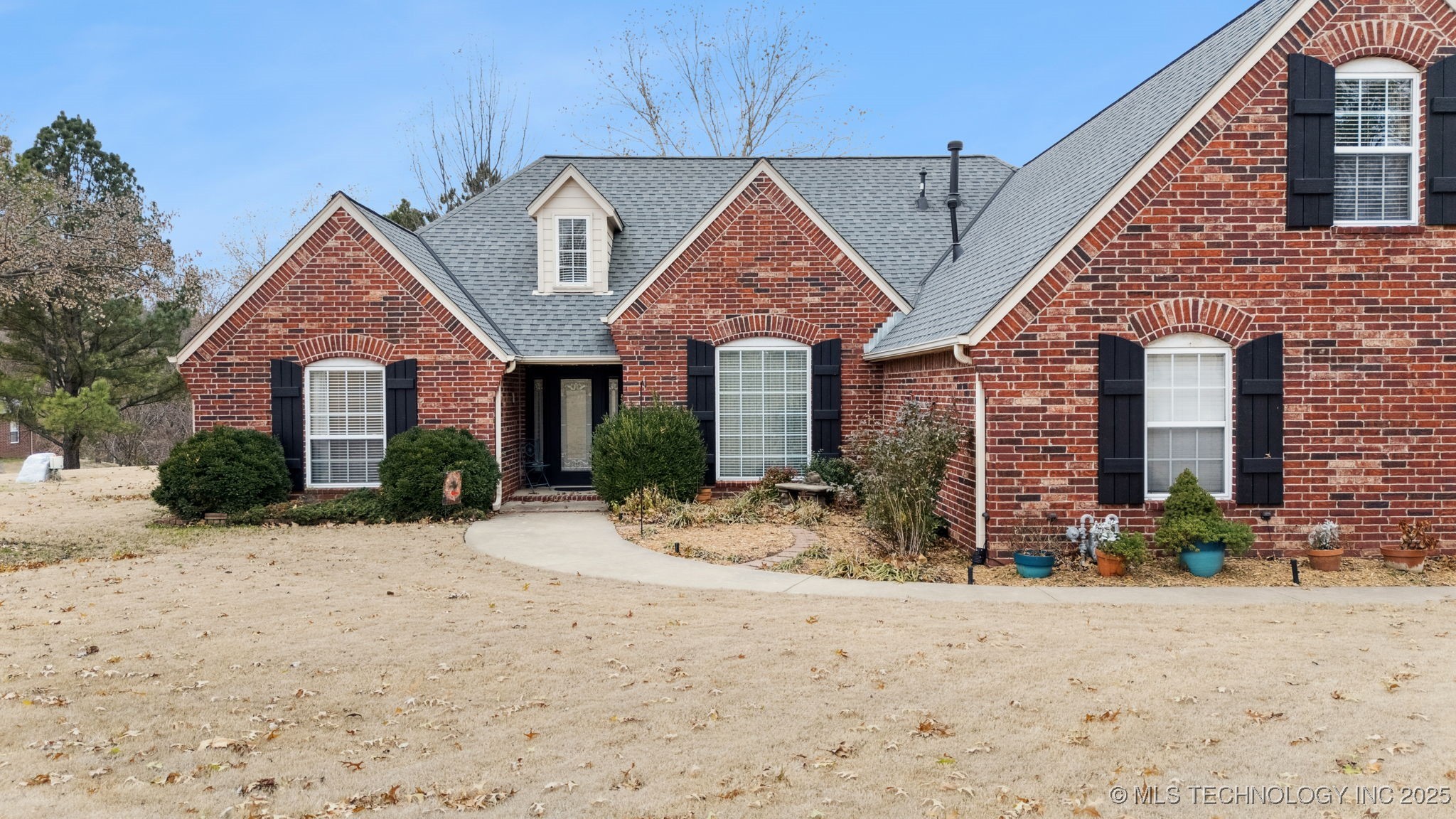 9910 E Shadowlake Lane Property Photo 2
