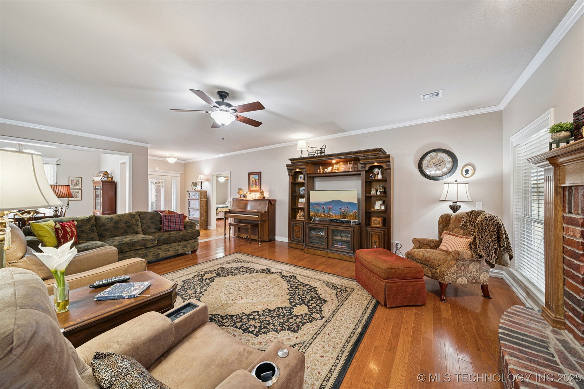 9910 E Shadowlake Lane Property Photo 10