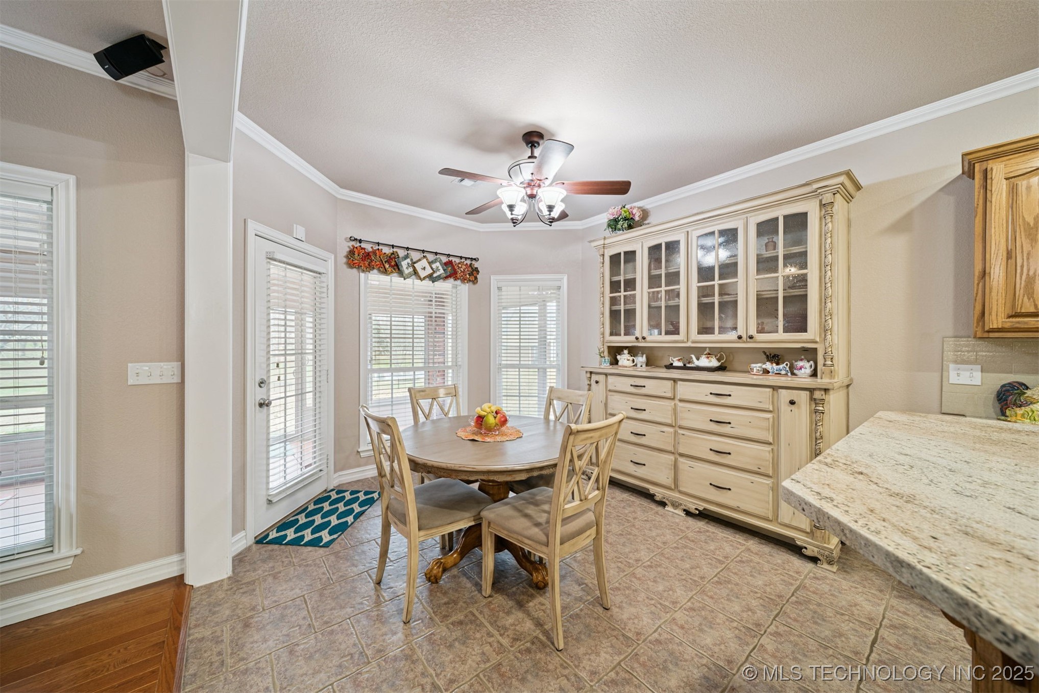 9910 E Shadowlake Lane Property Photo 11