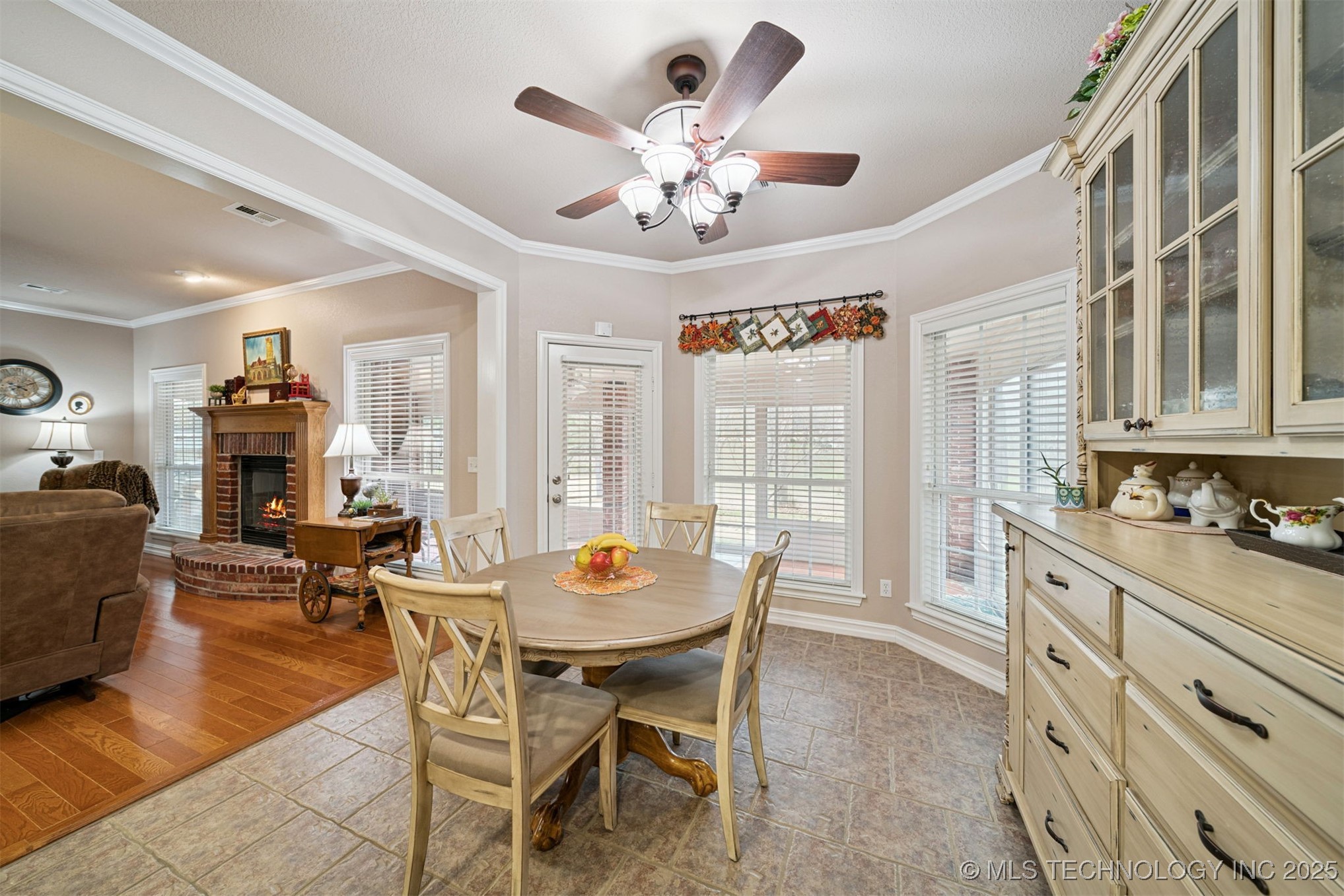 9910 E Shadowlake Lane Property Photo 12