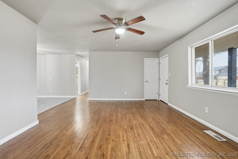 13111 E 76th Street Property Photo 8