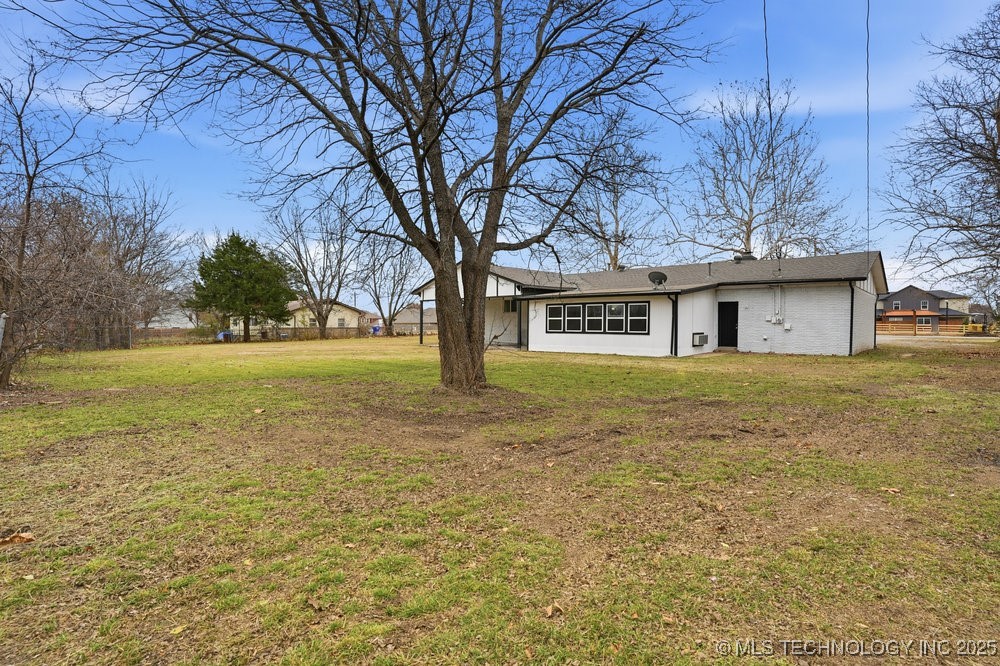 13111 E 76th Street Property Photo 54