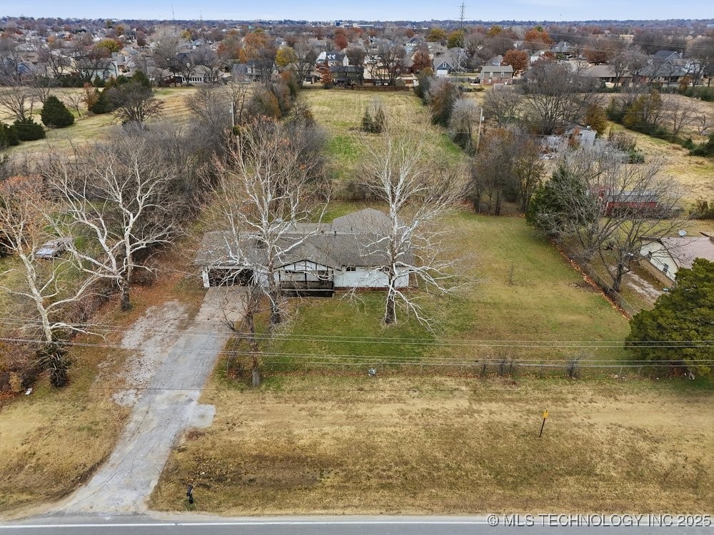 13111 E 76th Street Property Photo 55