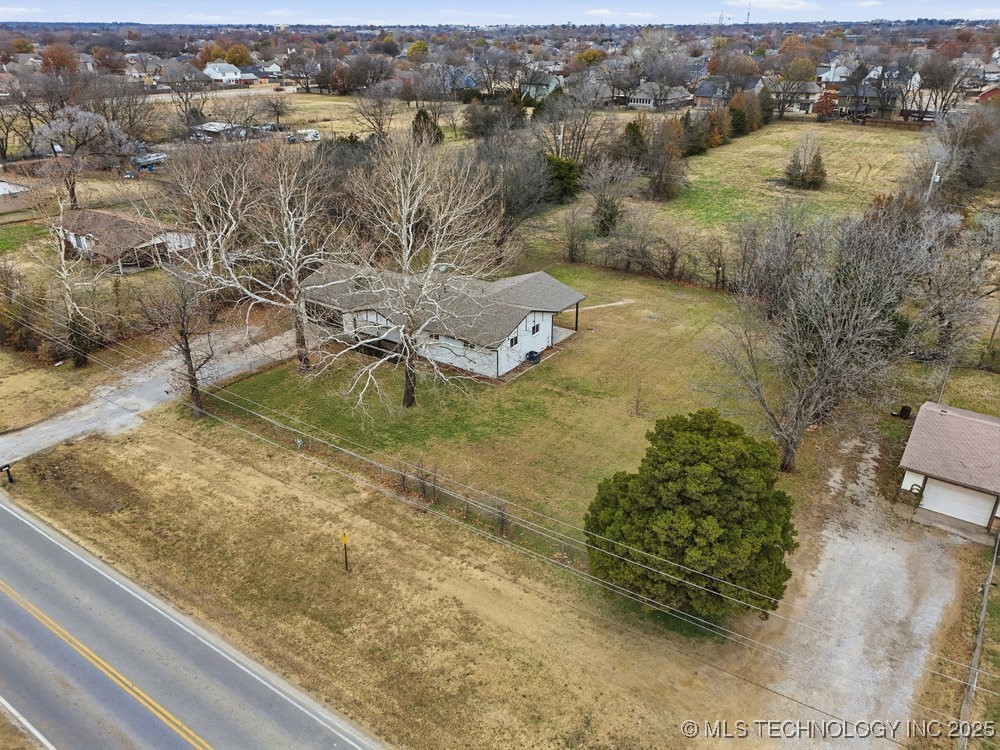 13111 E 76th Street Property Photo 56