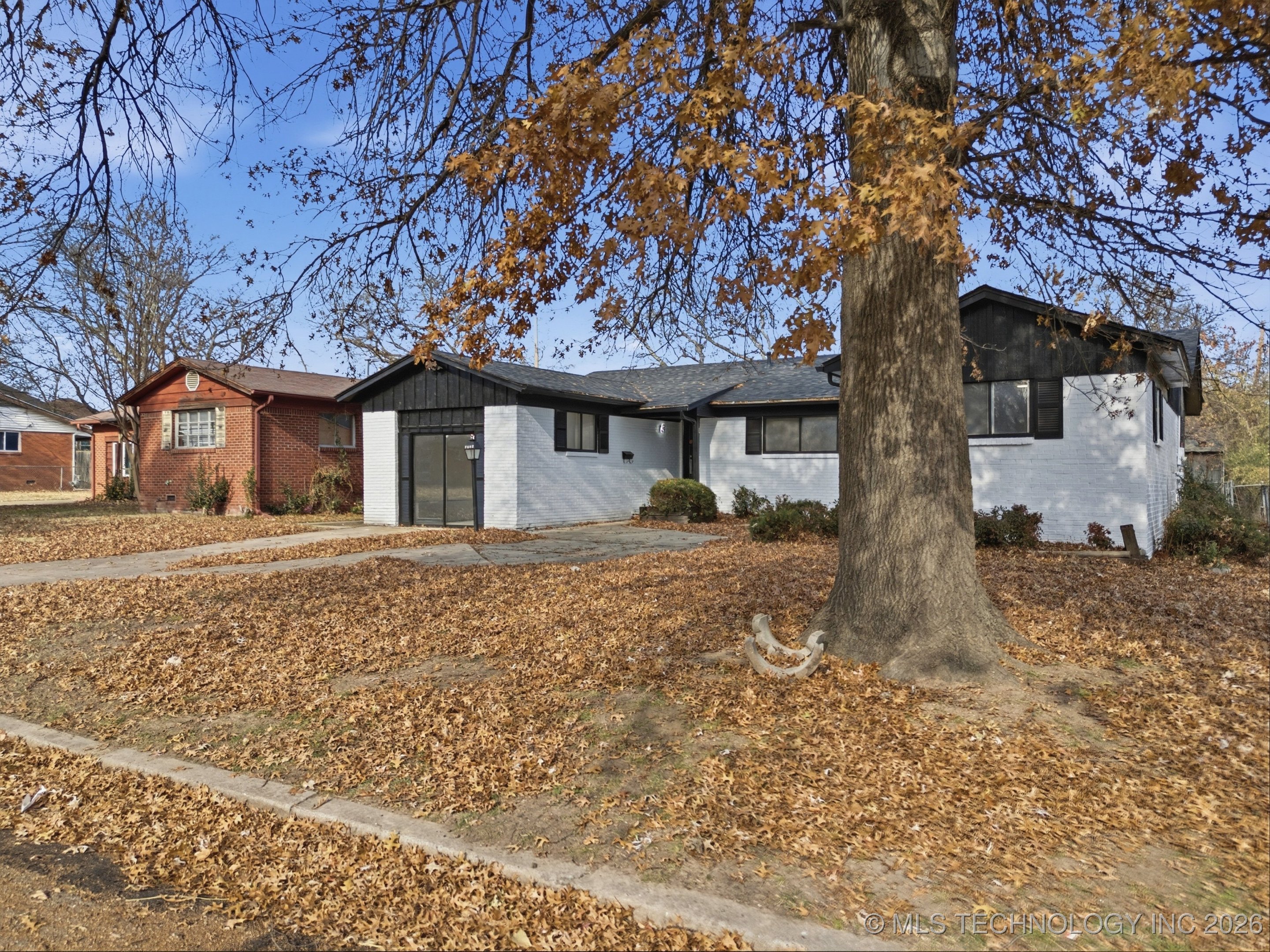 7925 E 27th Court Property Photo 2