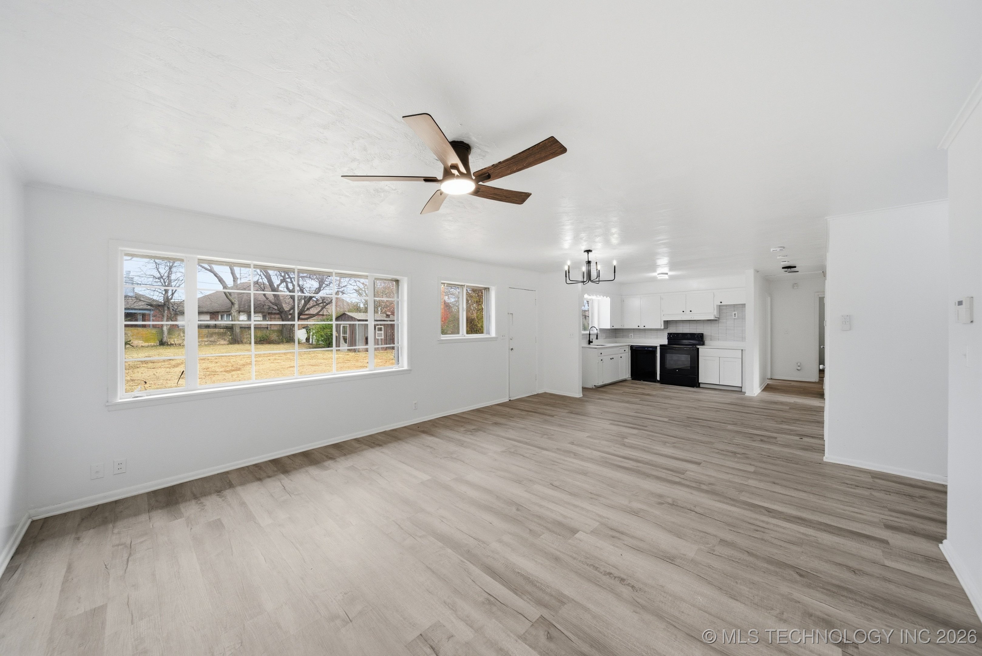 7925 E 27th Court Property Photo 6