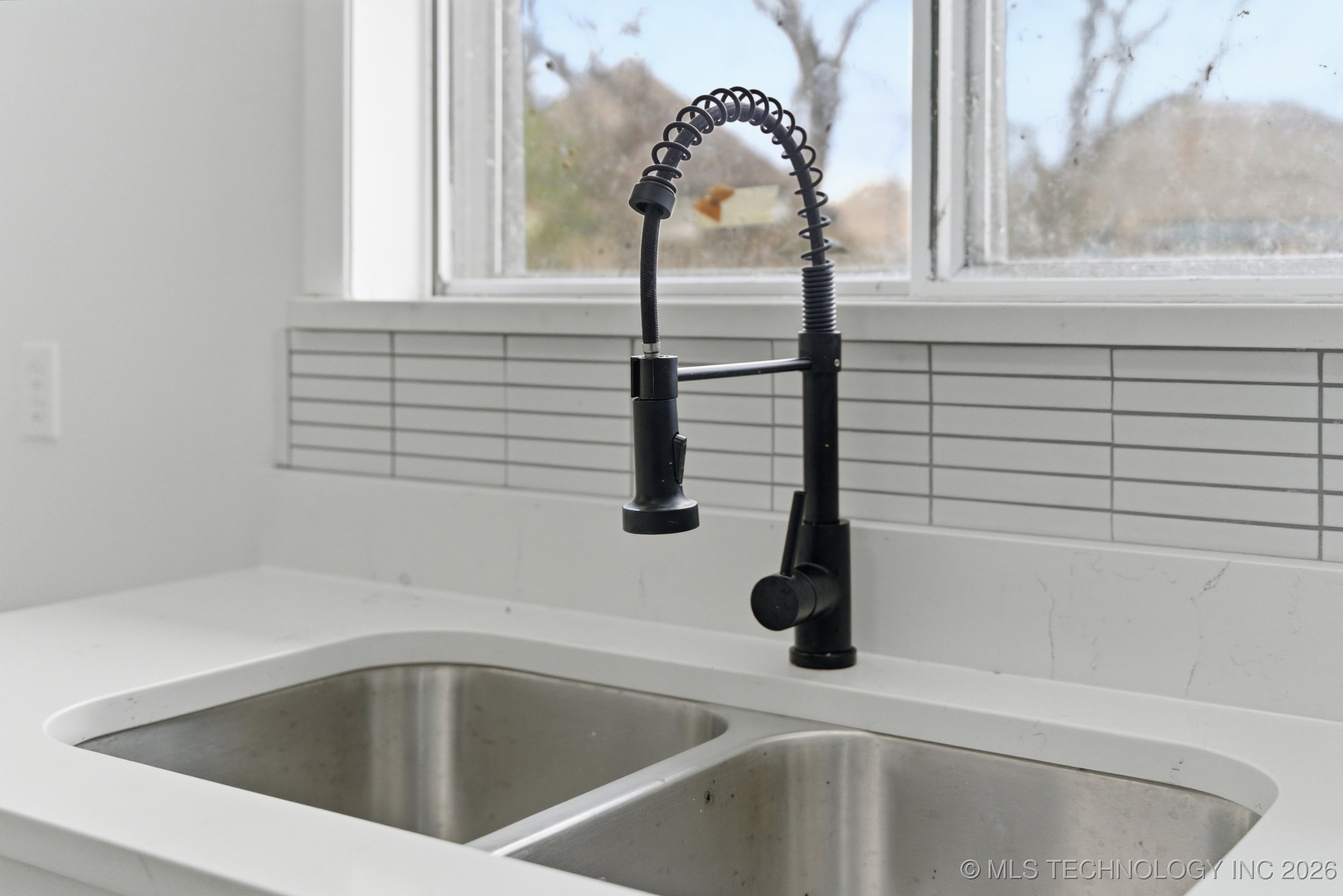 7925 E 27th Court Property Photo 9