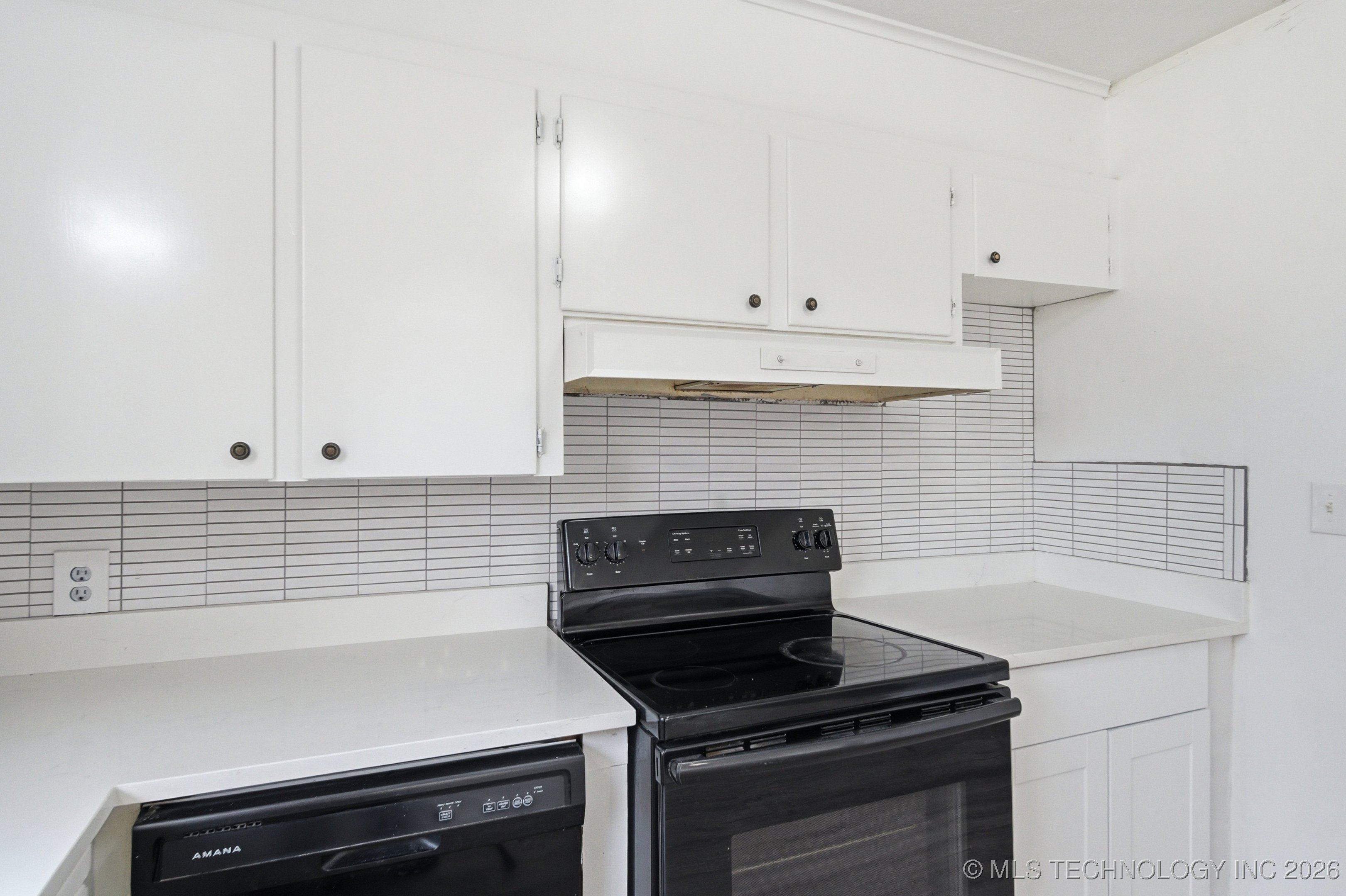 7925 E 27th Court Property Photo 10